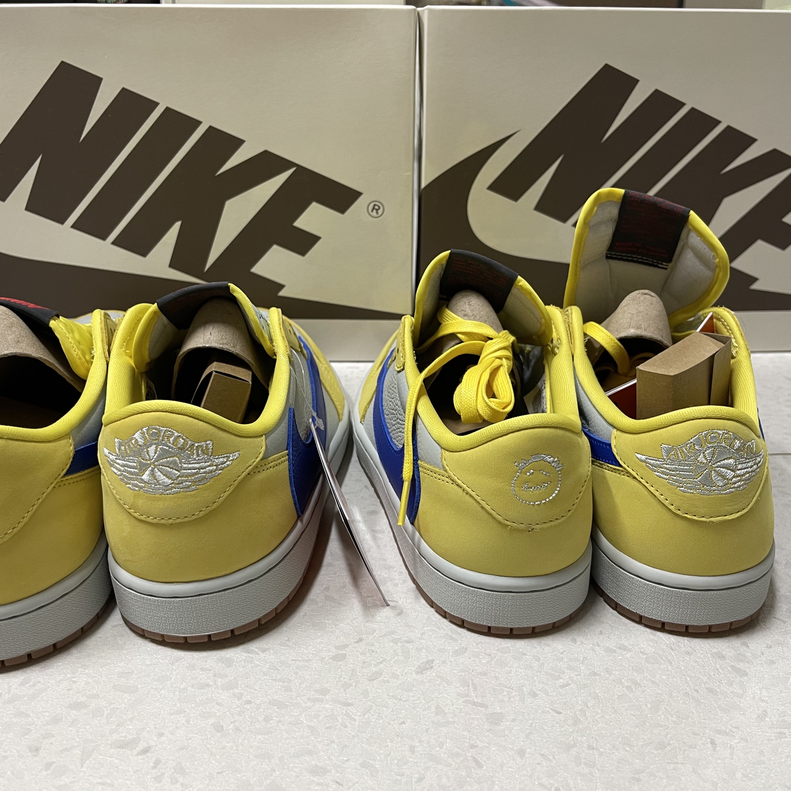 (W) Jordan 1 x Travis Scott Retro Low OG SP Canary, Nike Invincible 3 Thunder Blue Black 착용 스타일 - 2