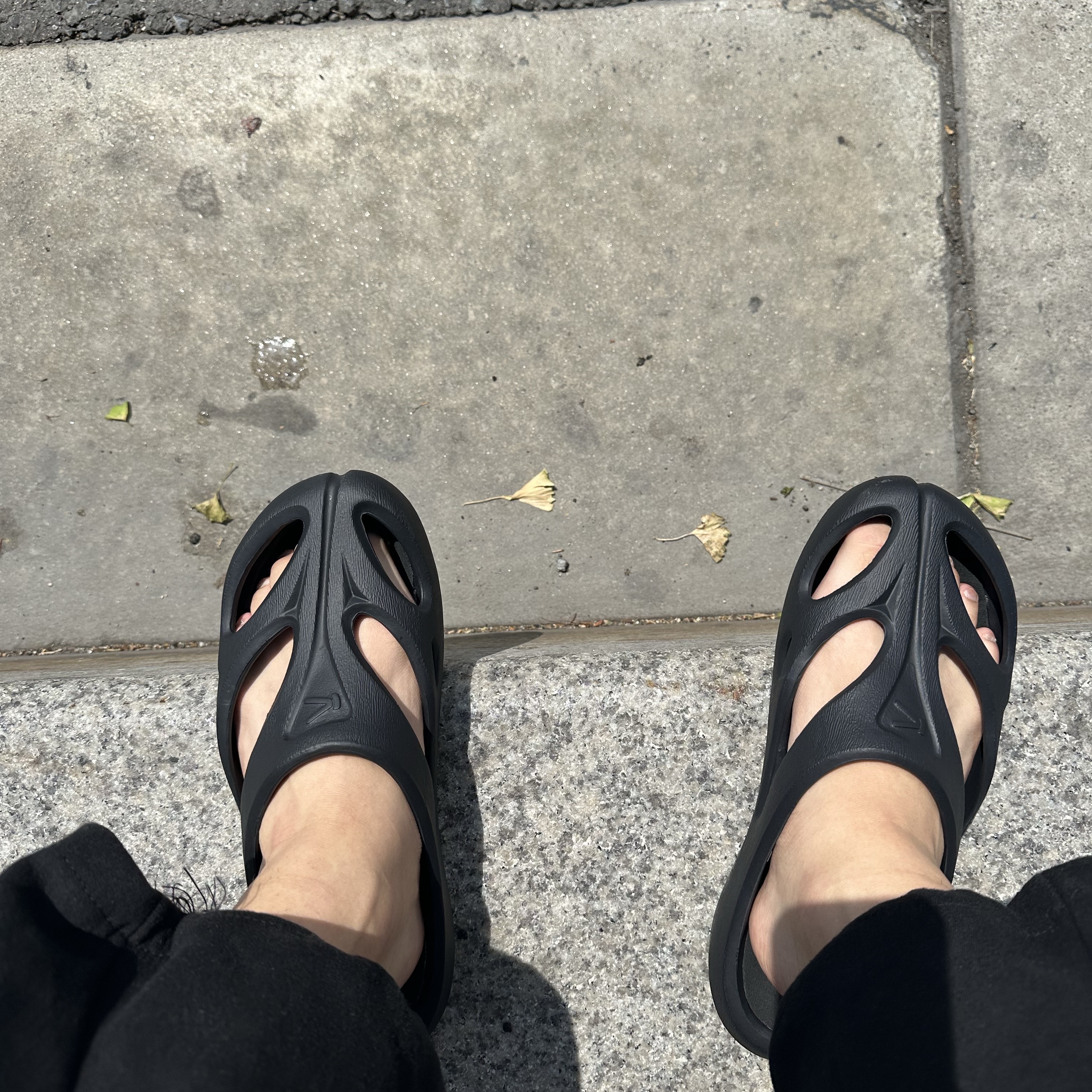 Keen Shanti Black Dawn Blue 착용 스타일