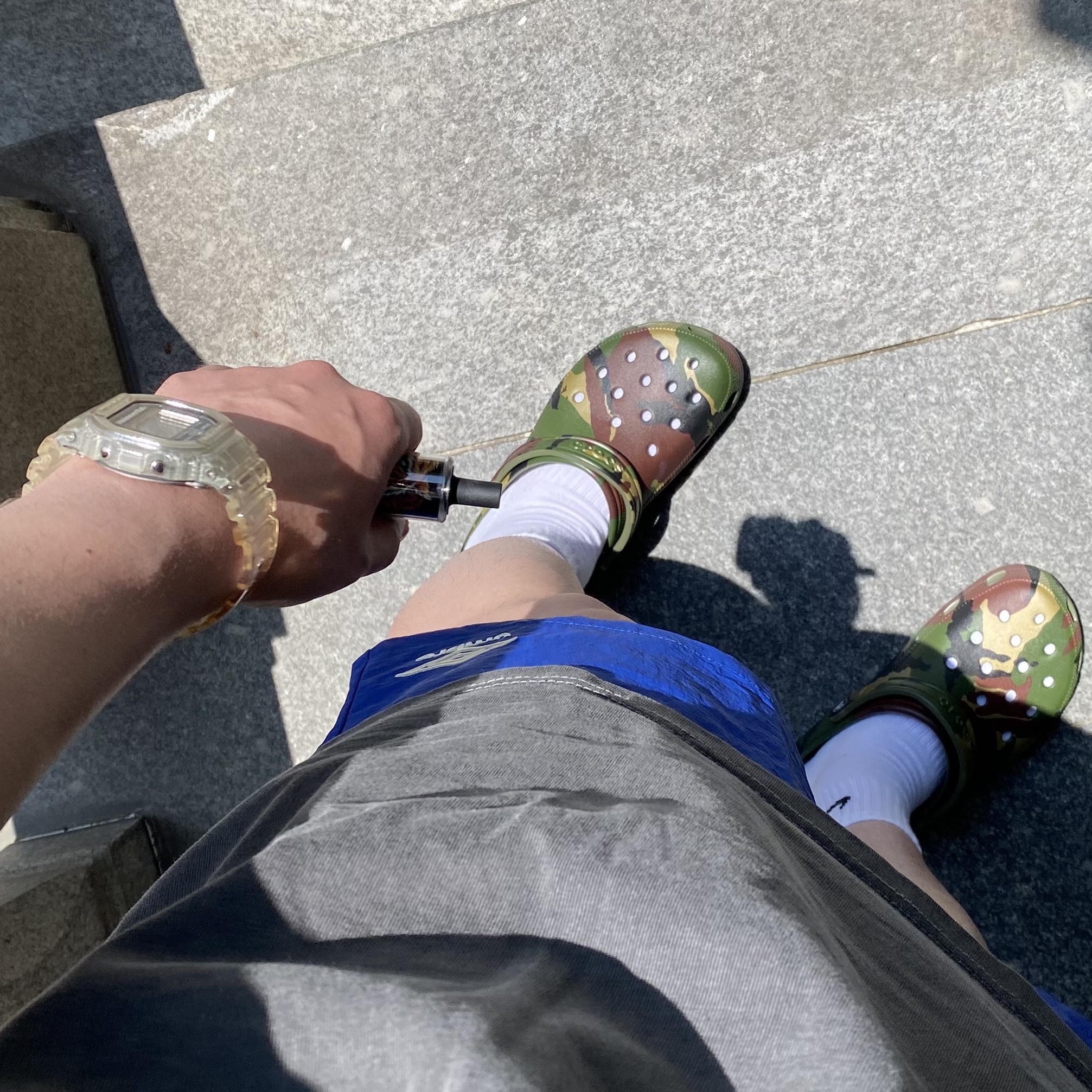 Crocs x Palace Classic Clog Woodland Camo, Casio G-Shock x thisisneverthat DW-5600TINT23-7DF Skeleton 착용 스타일 - 1