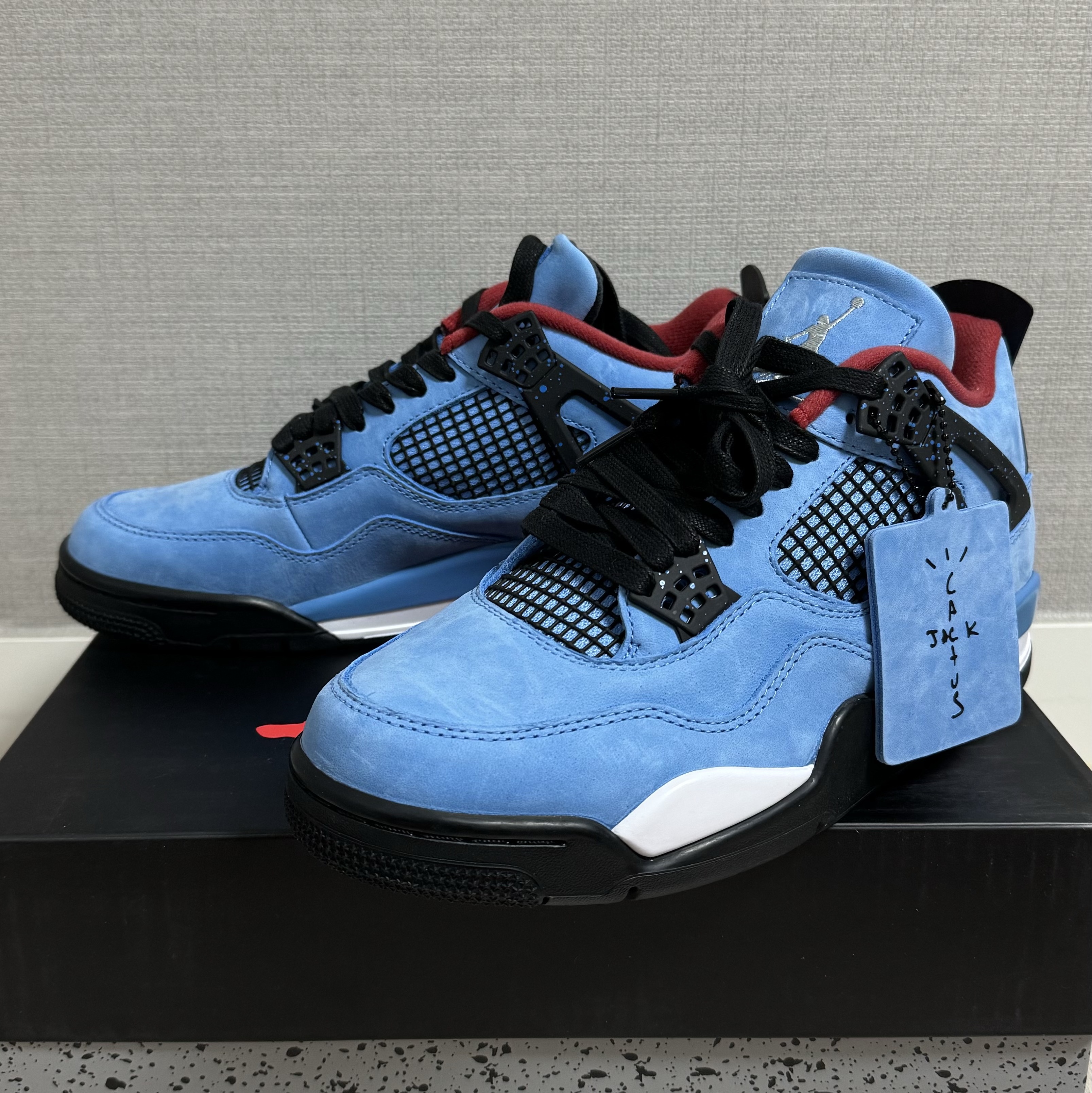 Jordan 4 x Travis Scott Retro Cactus Jack 착용 스타일