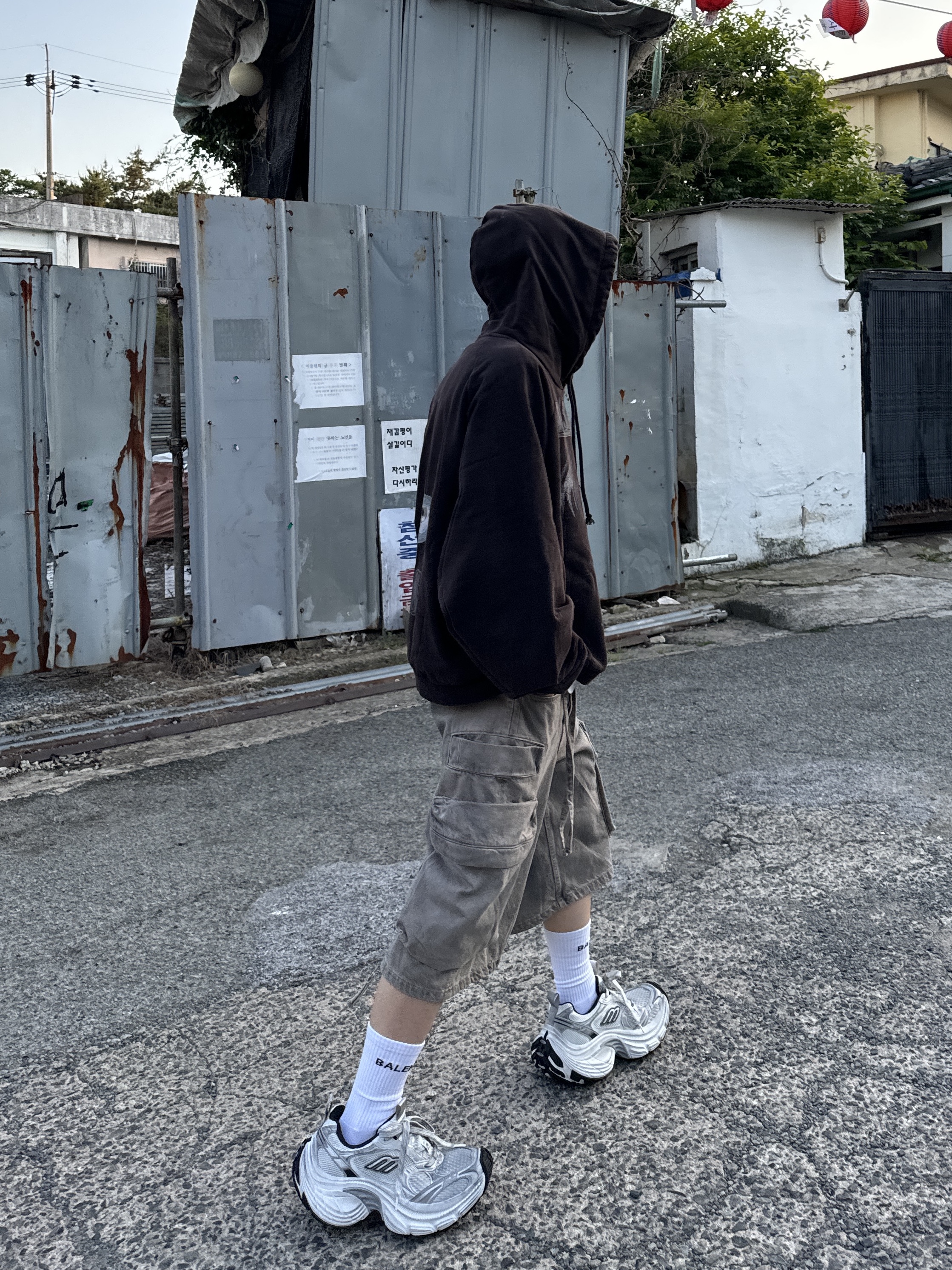 Balenciaga 10XL Sneakers White Grey Silver Black, Project G/R Mind Slaughter Vintage Washeed Hoodie Black 착용 스타일 - 2