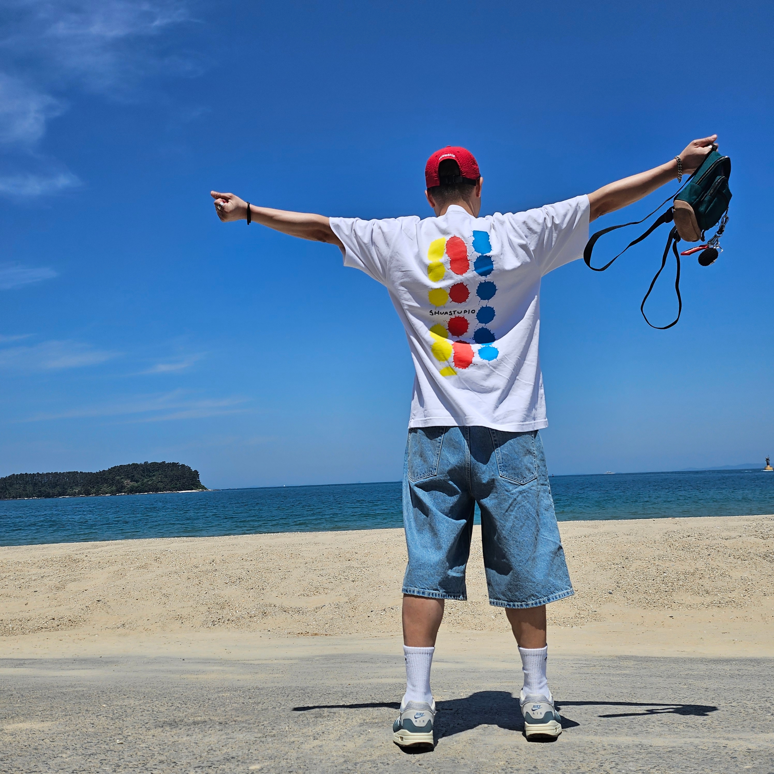 Supreme Seersucker S Logo 6-Panel Red - 24SS, Supreme Script Baggy Denim Short Washed Indigo - 24SS 착용 스타일 - 1