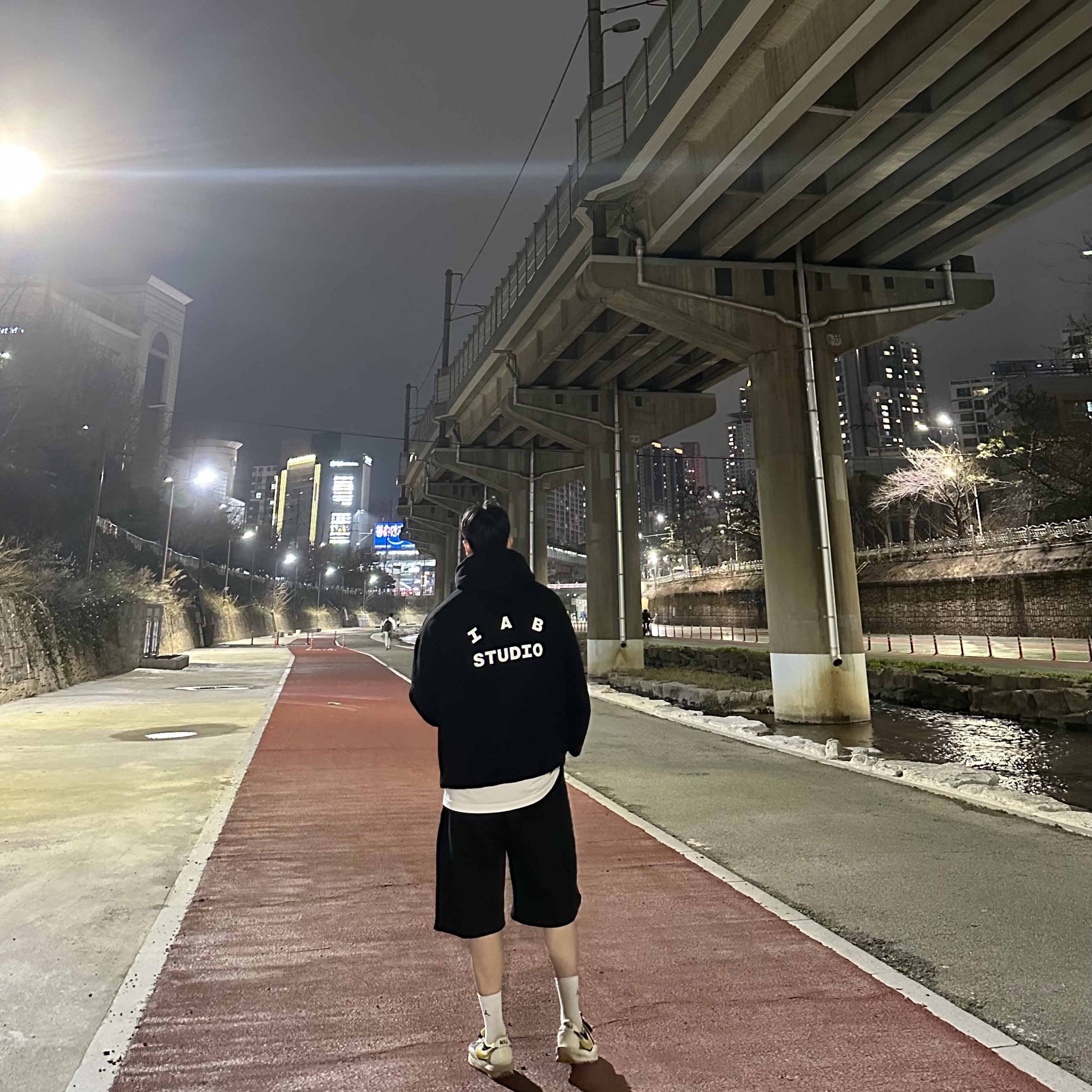 IAB Studio Hoodie Black, Nike x Sacai x Undercover LDWaffle Black Bright Citron 착용 스타일