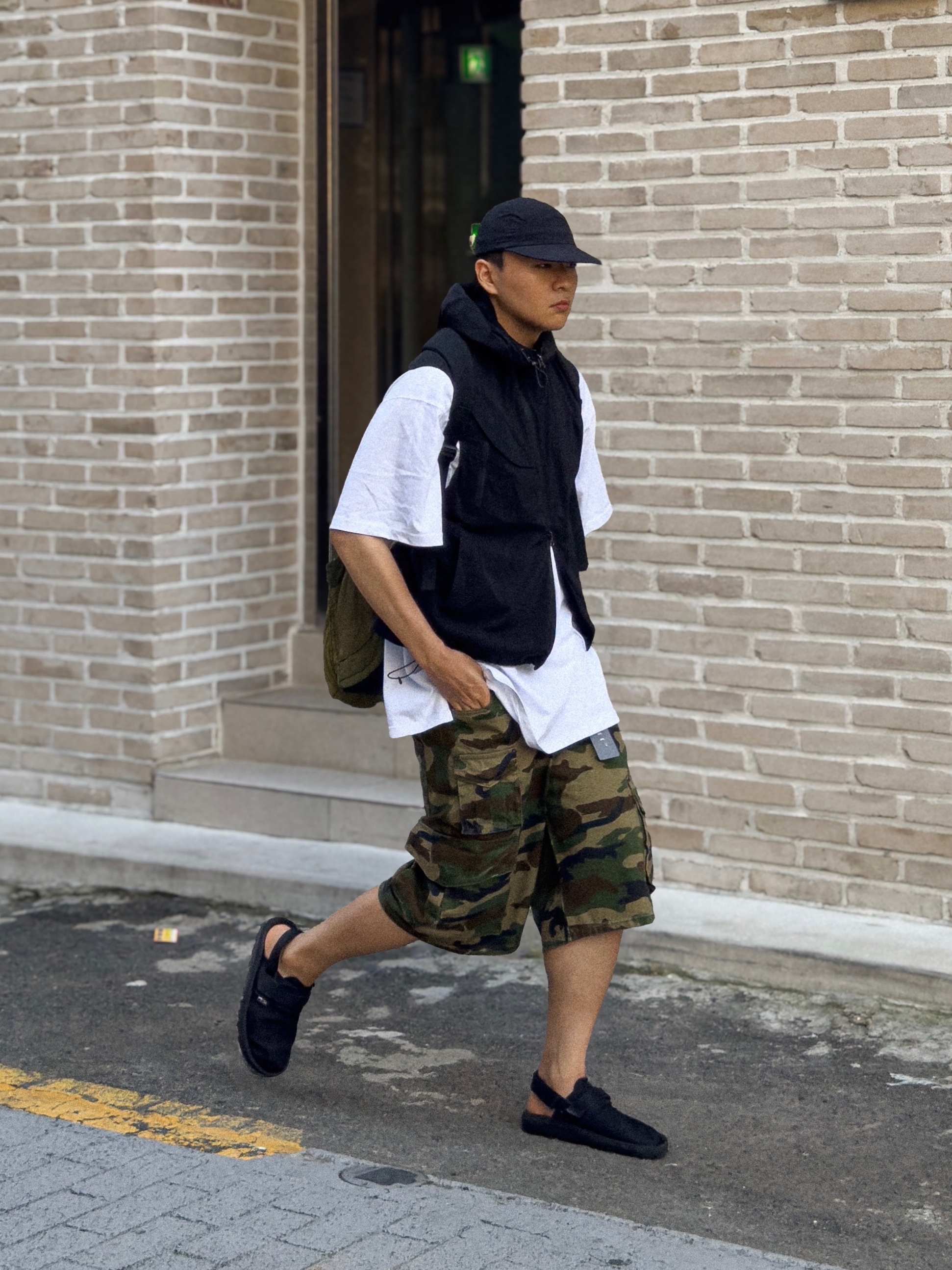 Reebok Beatnik Triple Black, TOWTOW.ARCHIVE Paisley Symbol Bracelet Turquoise 착용 스타일 - 2