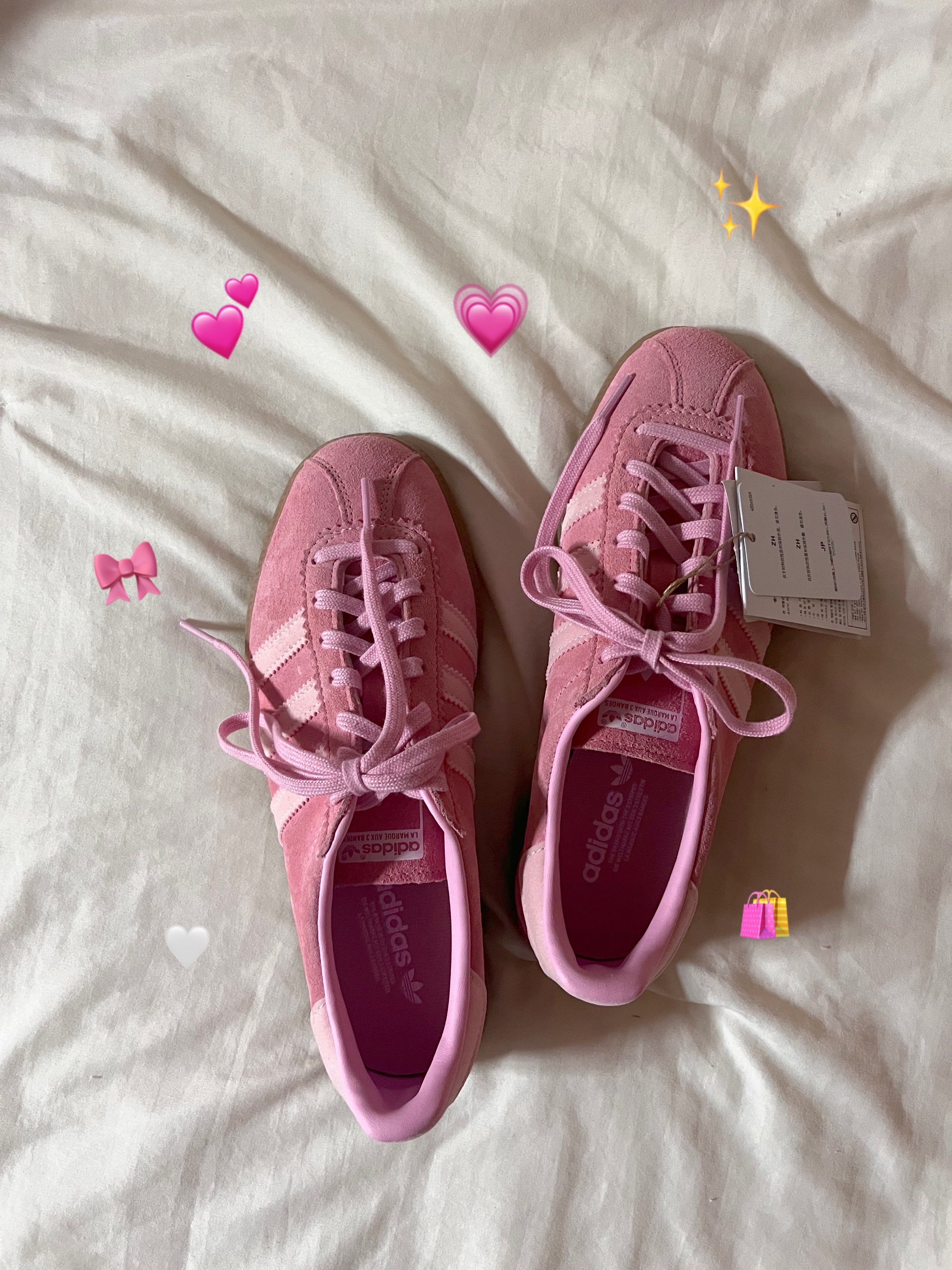 Adidas Bermuda Glow Pink 착용 스타일 - 1