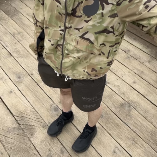 Our Legacy Work Shop Windbreaker Ripstop Camouflage, Our Legacy Work Shop Running Shorts Ripstop Washed Black 착용 스타일 - 1