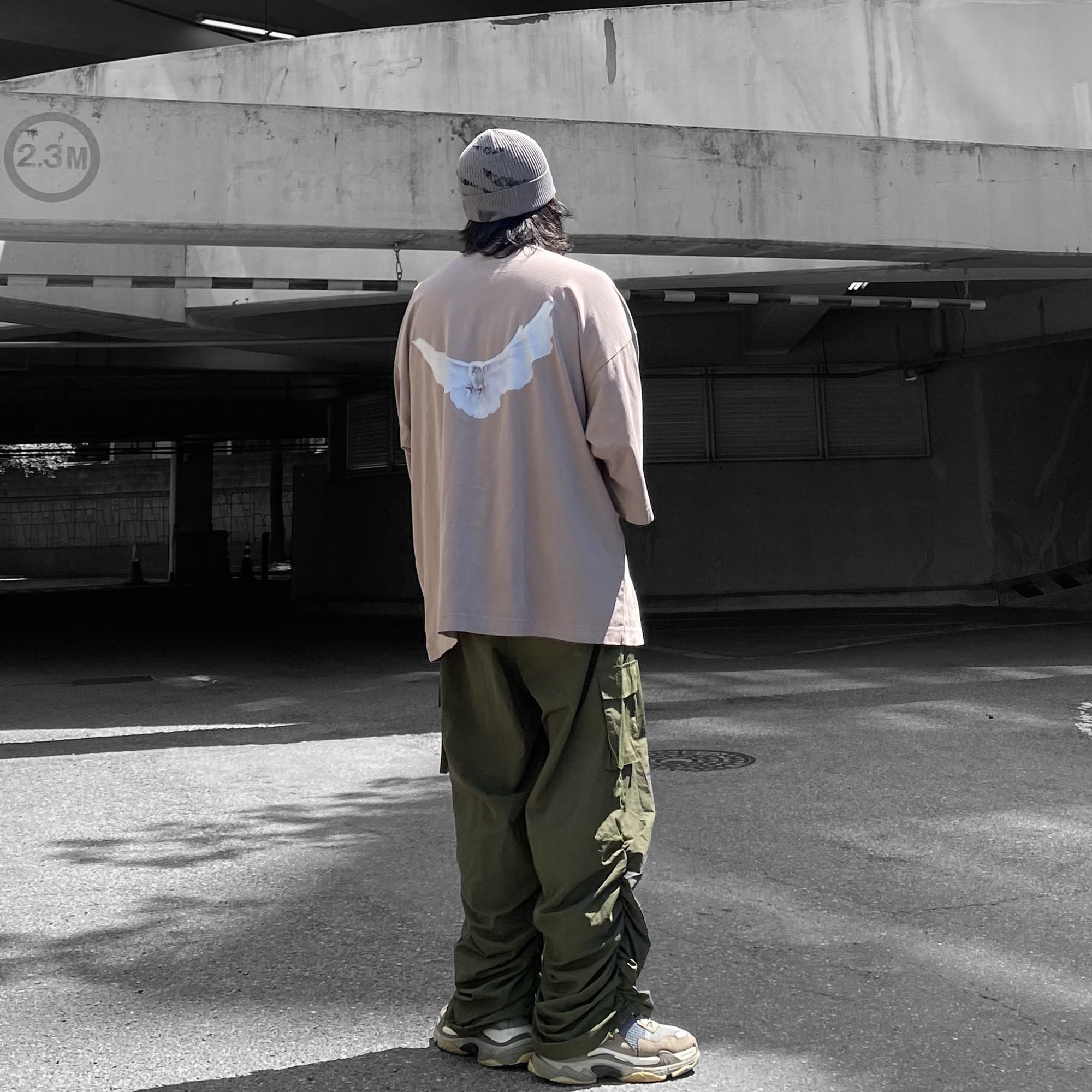 Yeezy Gap Engineered By Balenciaga Dove 3/4 Sleeve T-Shirt Beige 착용 스타일 - 5