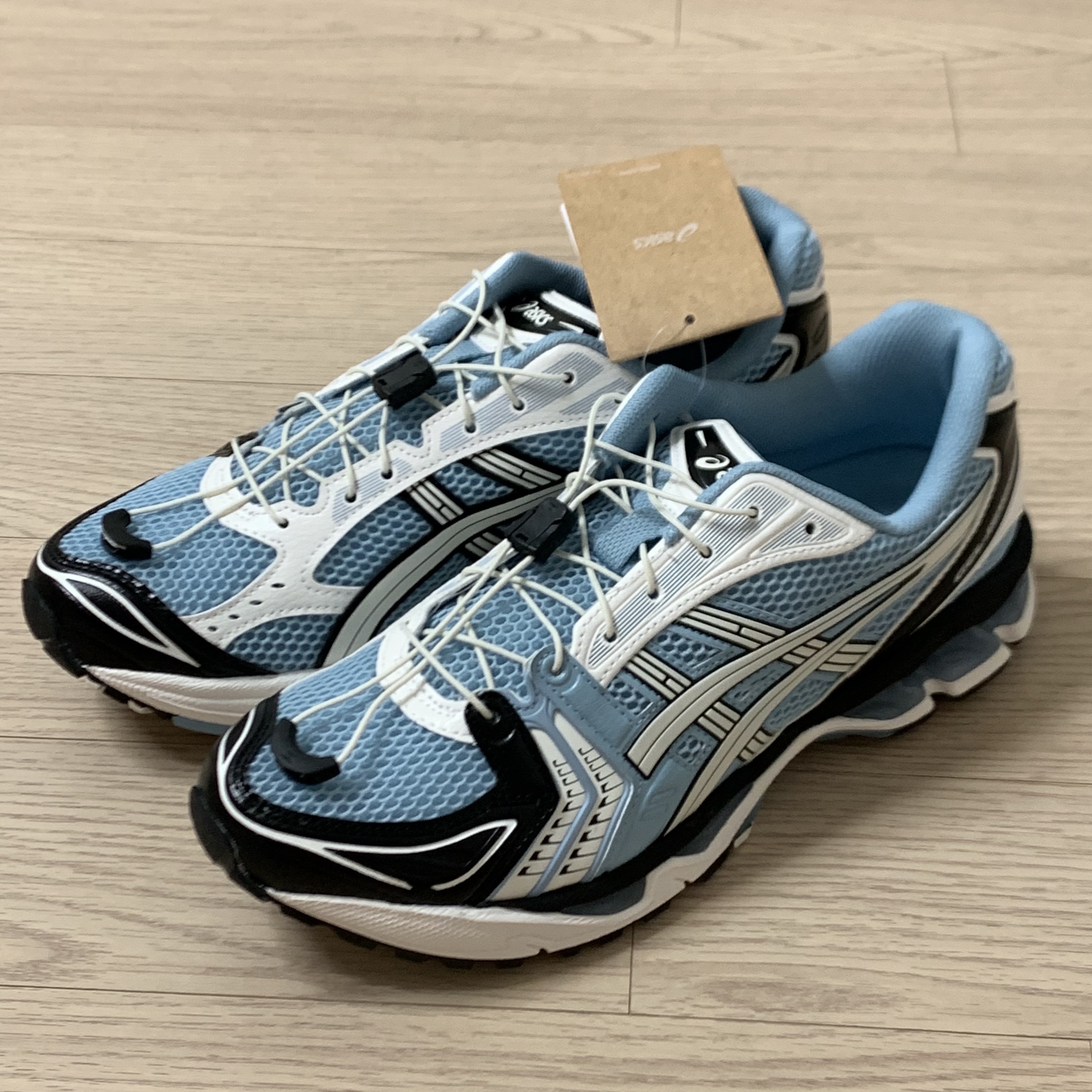 Asics Unlimited Gel-Kayano 14 Mist Cream 착용 스타일