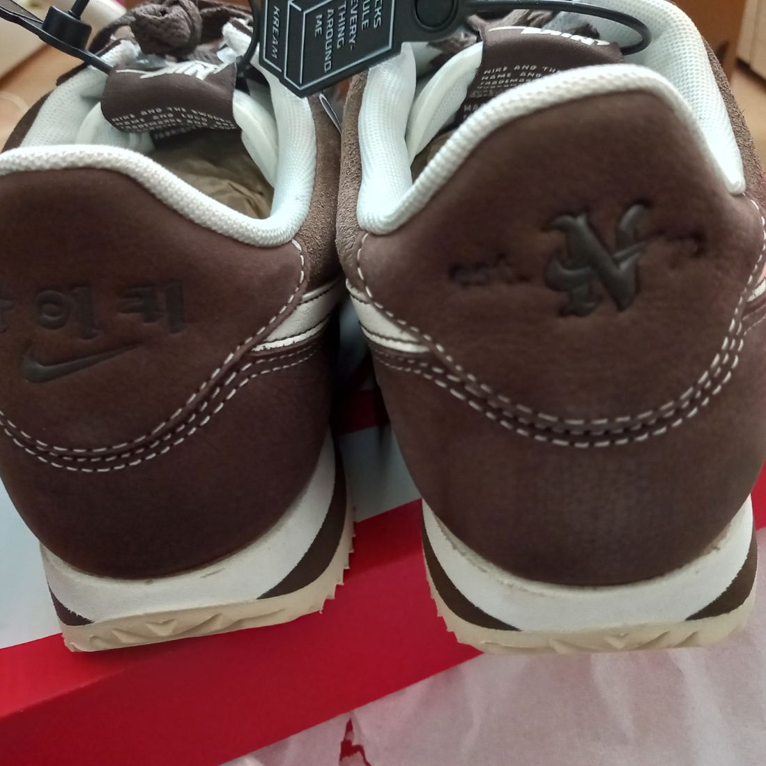 Nike Cortez SE Hangul Day Baroque Brown Sail 착용 스타일 - 3
