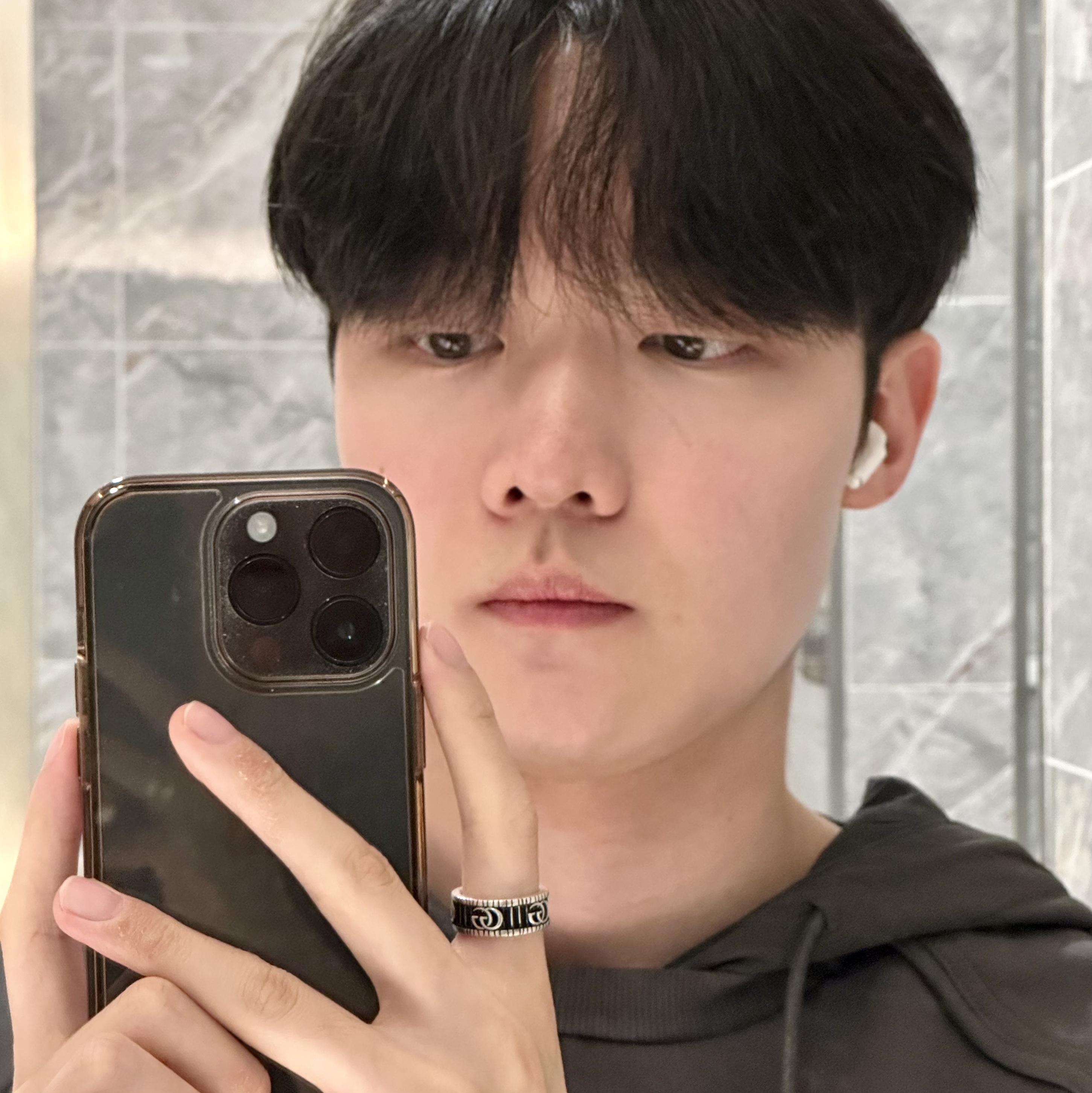 Gucci Ring with Double G Silver 착용 스타일