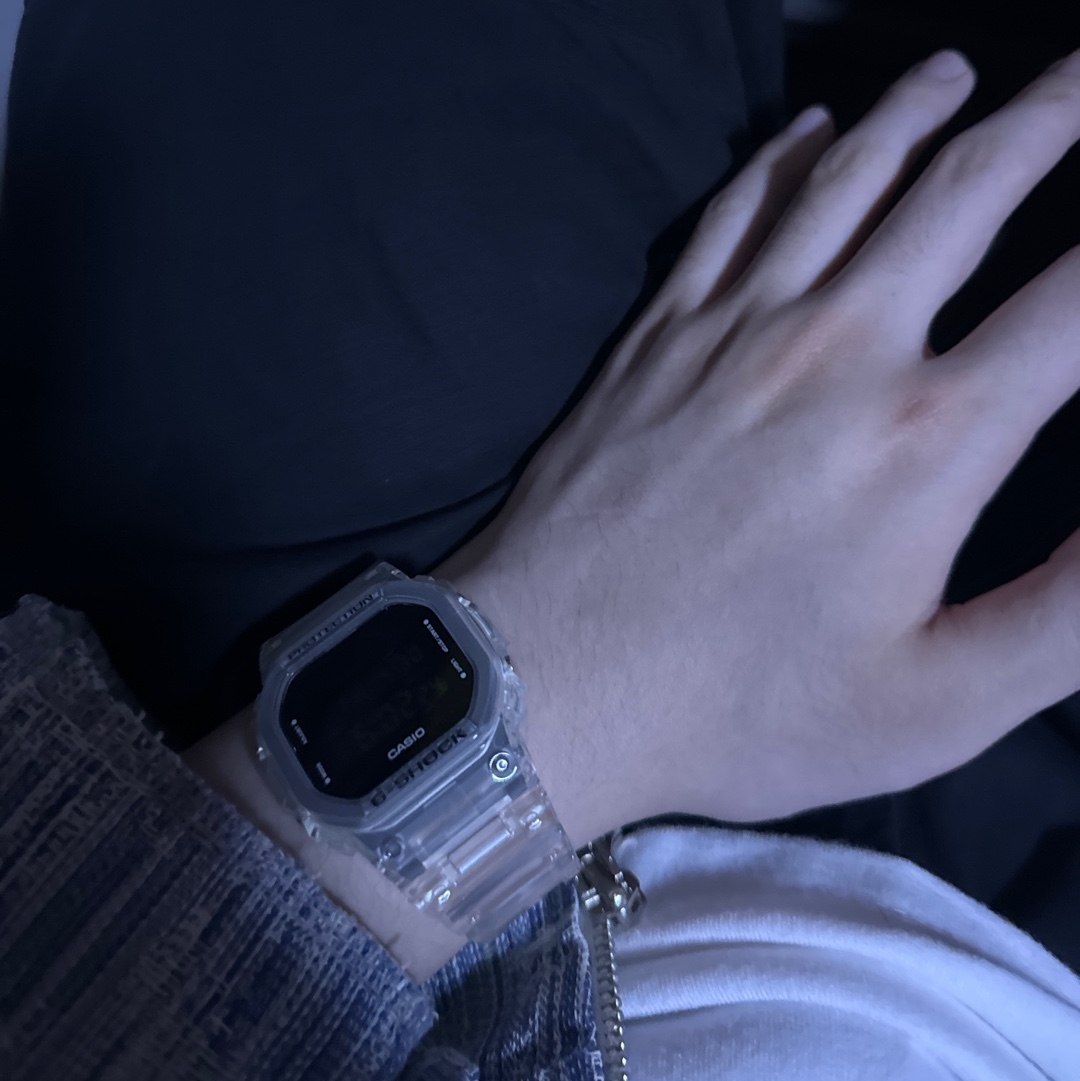 Casio G-Shock DW-5600SKE-7 착용 스타일