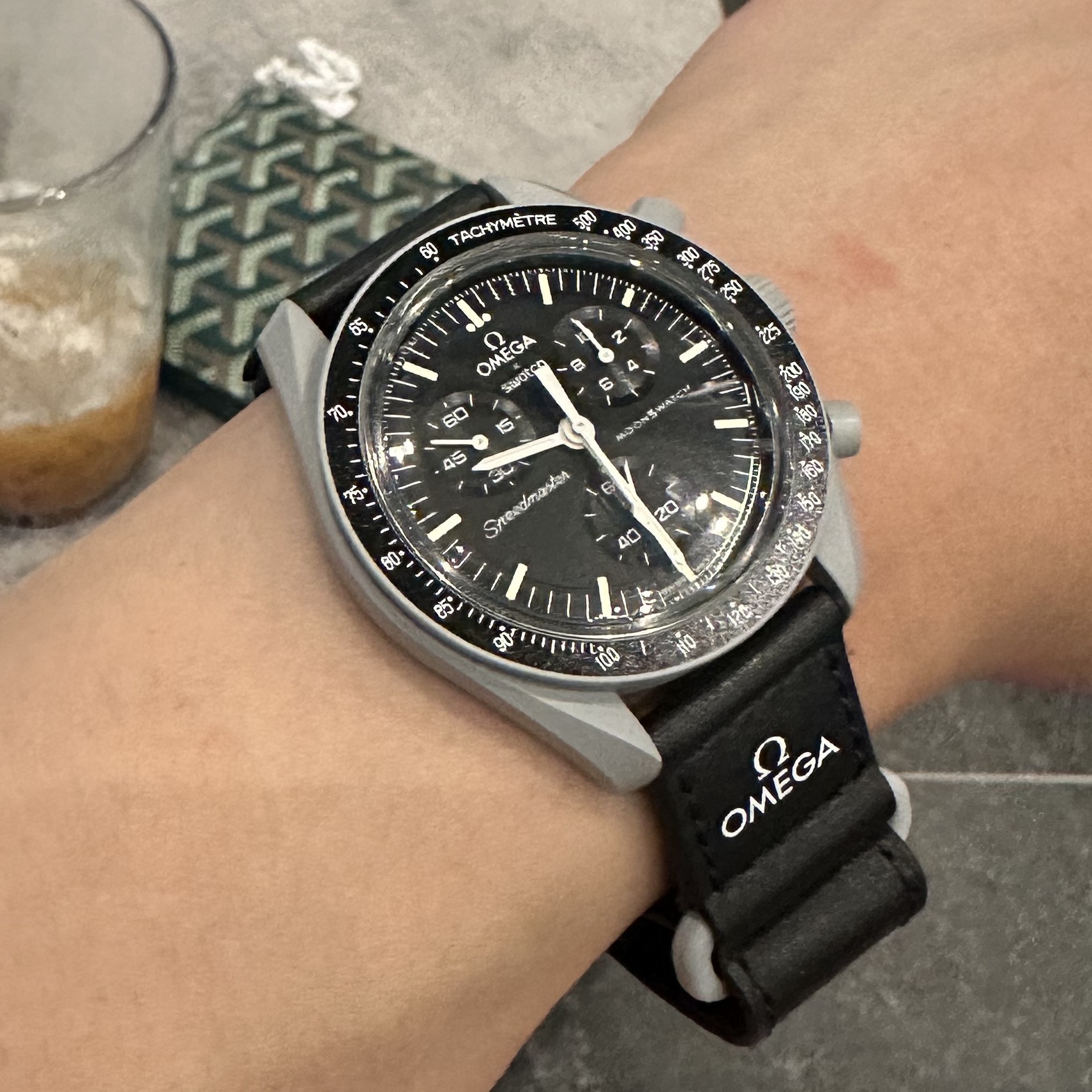 Swatch x Omega Bioceramic MoonSwatch Mission To The Moon 착용 스타일