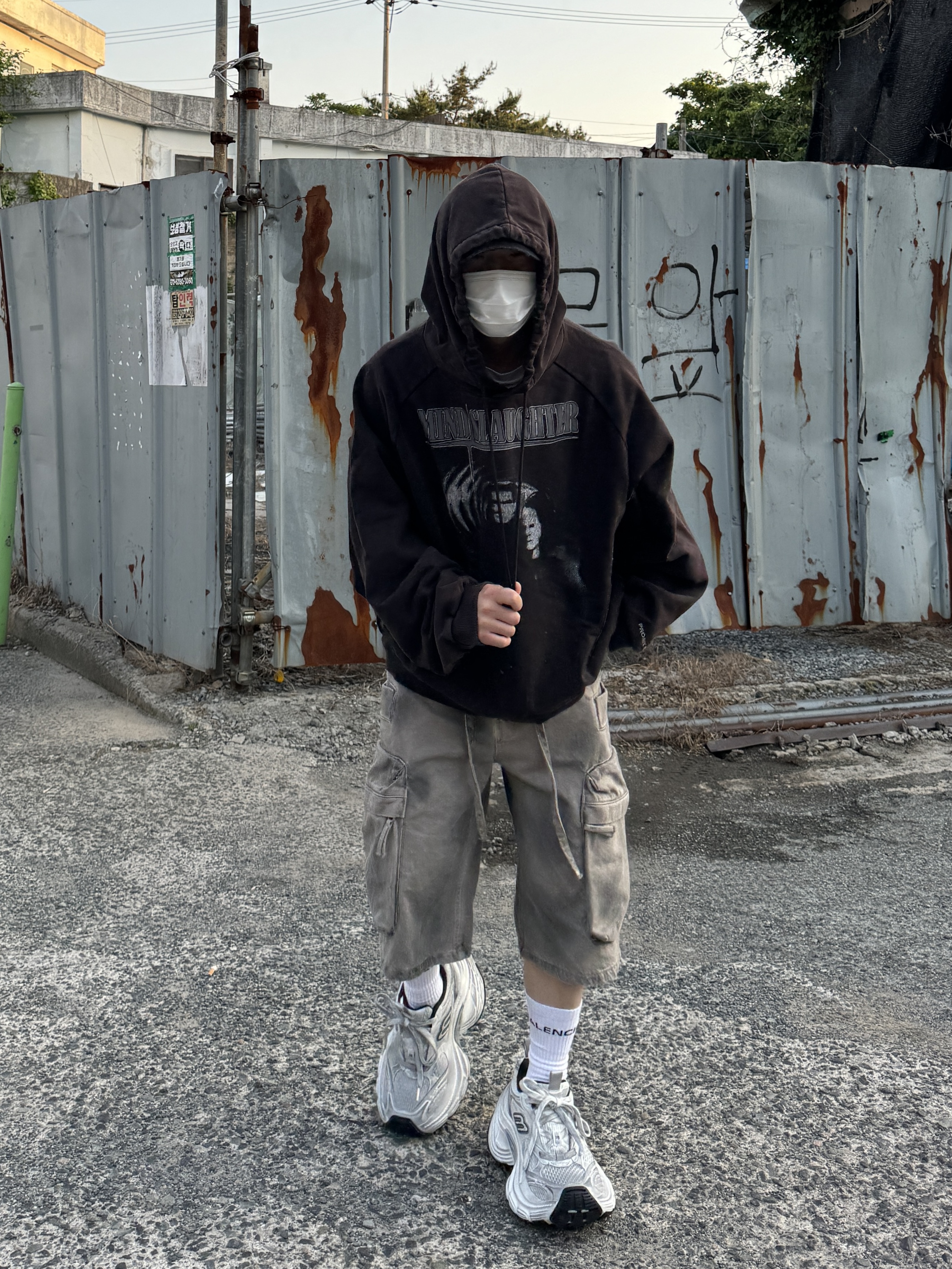 Balenciaga 10XL Sneakers White Grey Silver Black, Project G/R Mind Slaughter Vintage Washeed Hoodie Black 착용 스타일 - 1