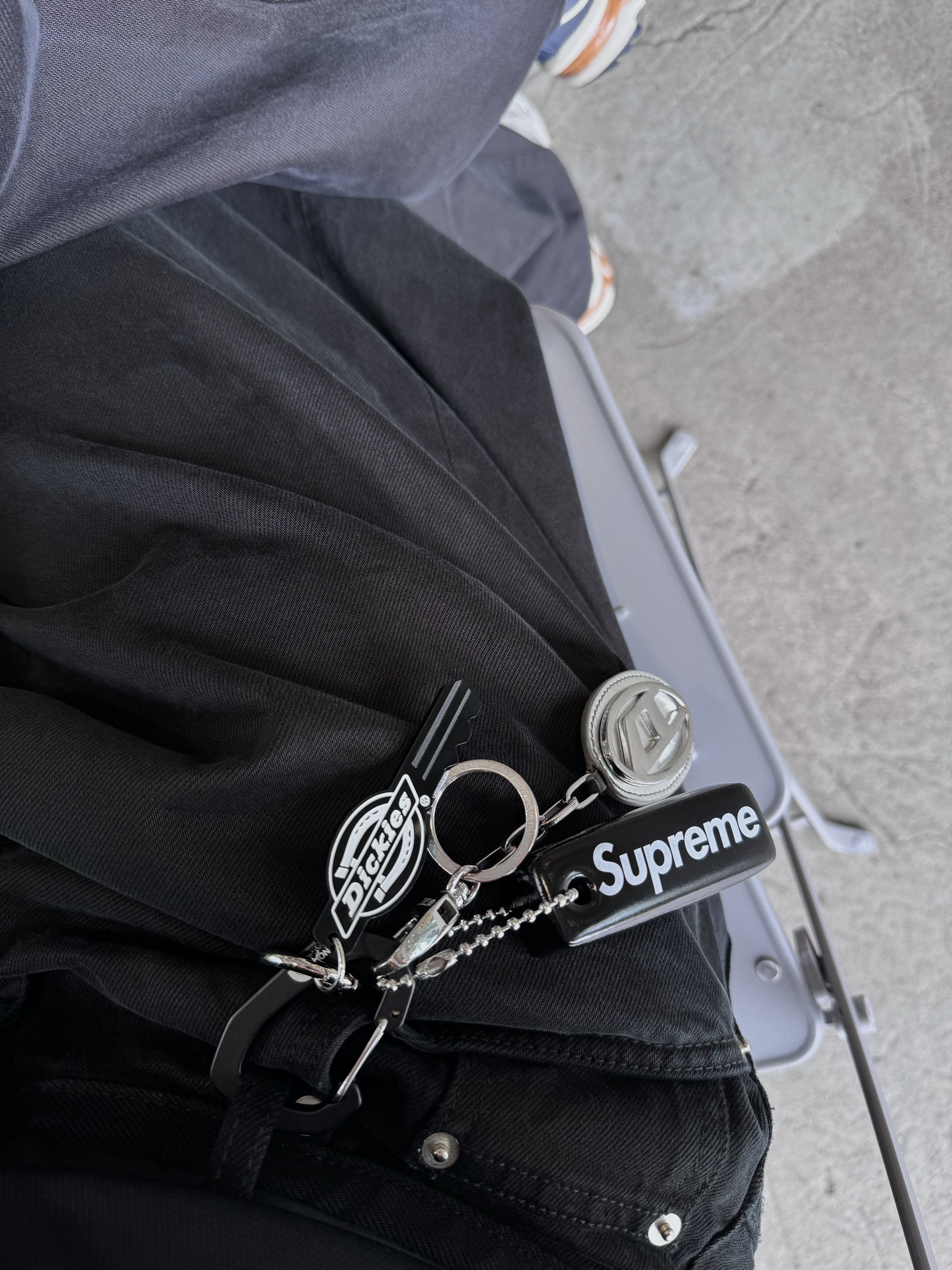 Salomon XT-6 Lunar Rock Dark Sapphire, Adidas Real Madrid 2023/24 3rd Jersey Black - KR Sizing (Non Marking Ver.) 착용 스타일 - 3