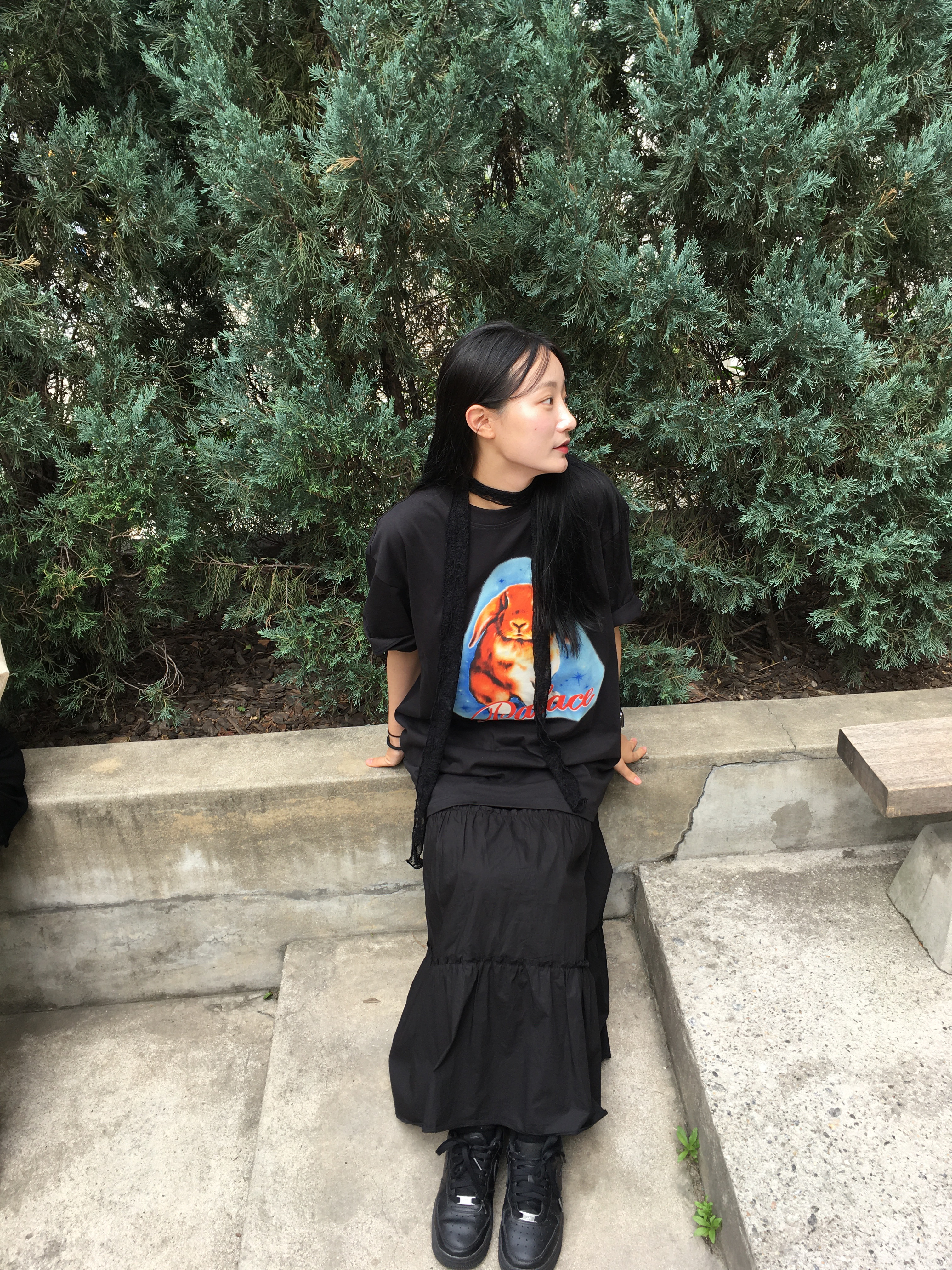 Palace Bunny T-Shirt Black - 24SS 착용 스타일 - 5