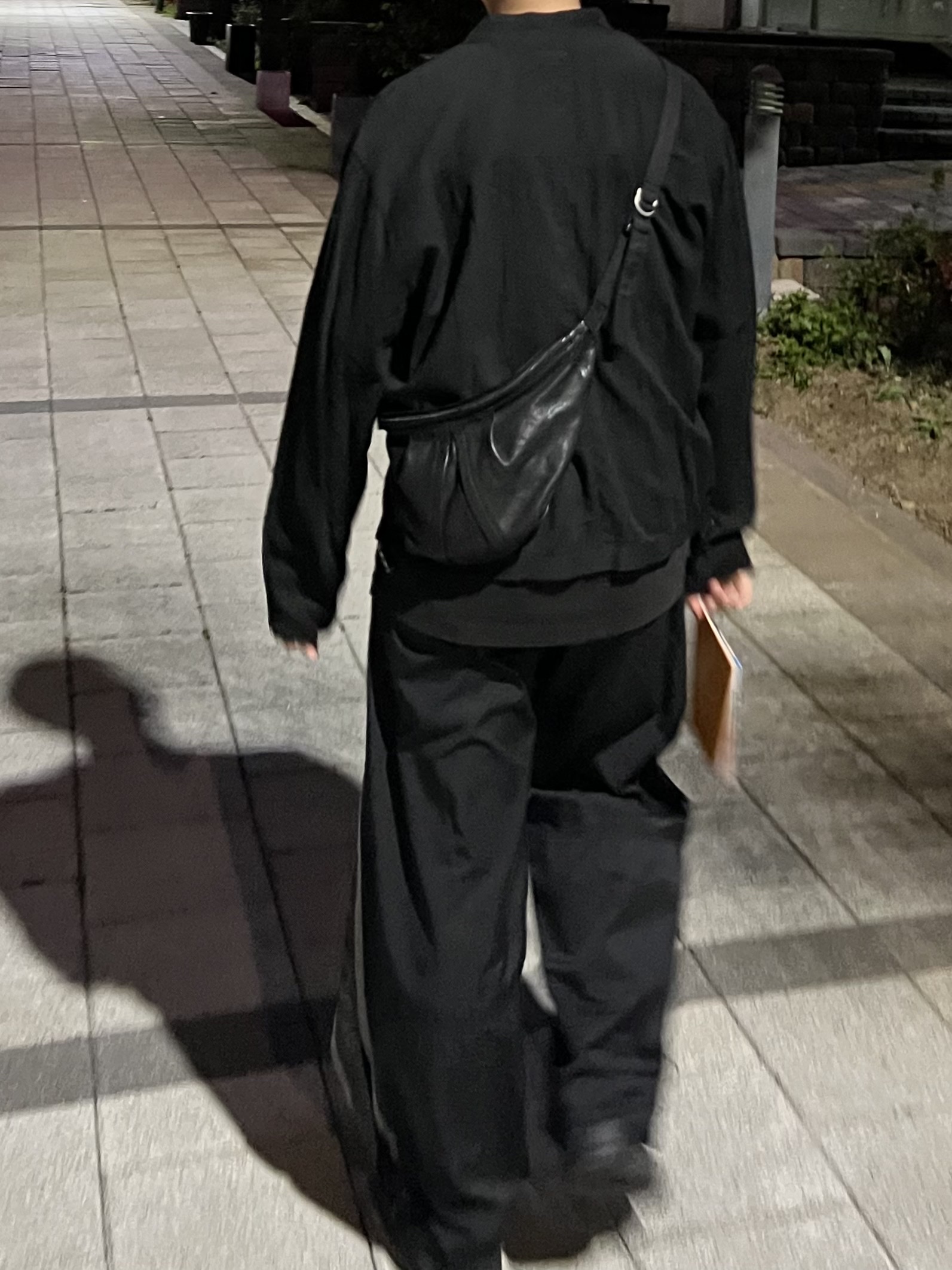 Polyteru Calf Bag Black Lambskin, Polyteru Human Index Human Regular 1/2 T-Shirt Dyed Gray 착용 스타일 - 1