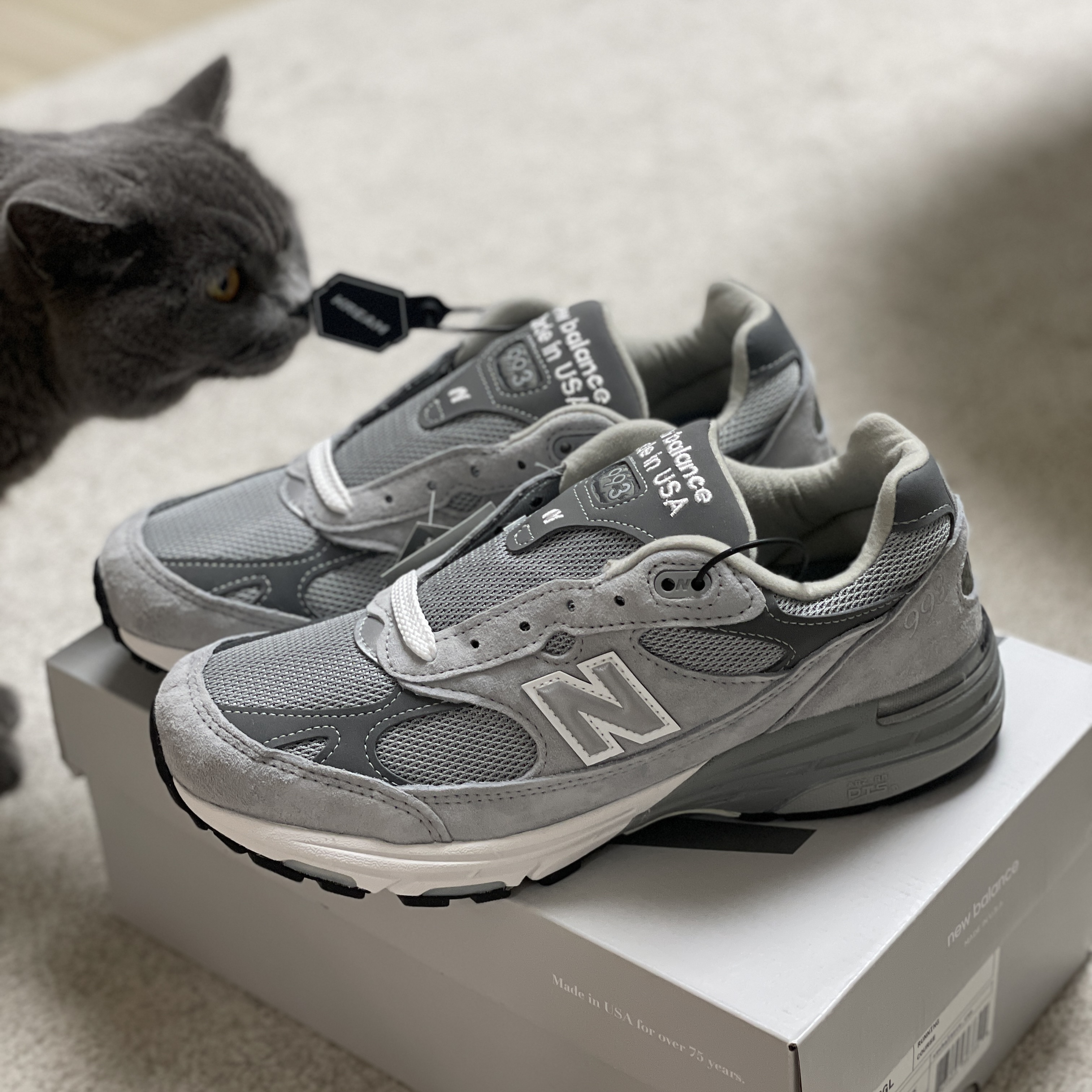 New Balance 993 Made in USA Grey - D Standard, New Balance 993 Made in USA Black - D Standard 착용 스타일 - 2