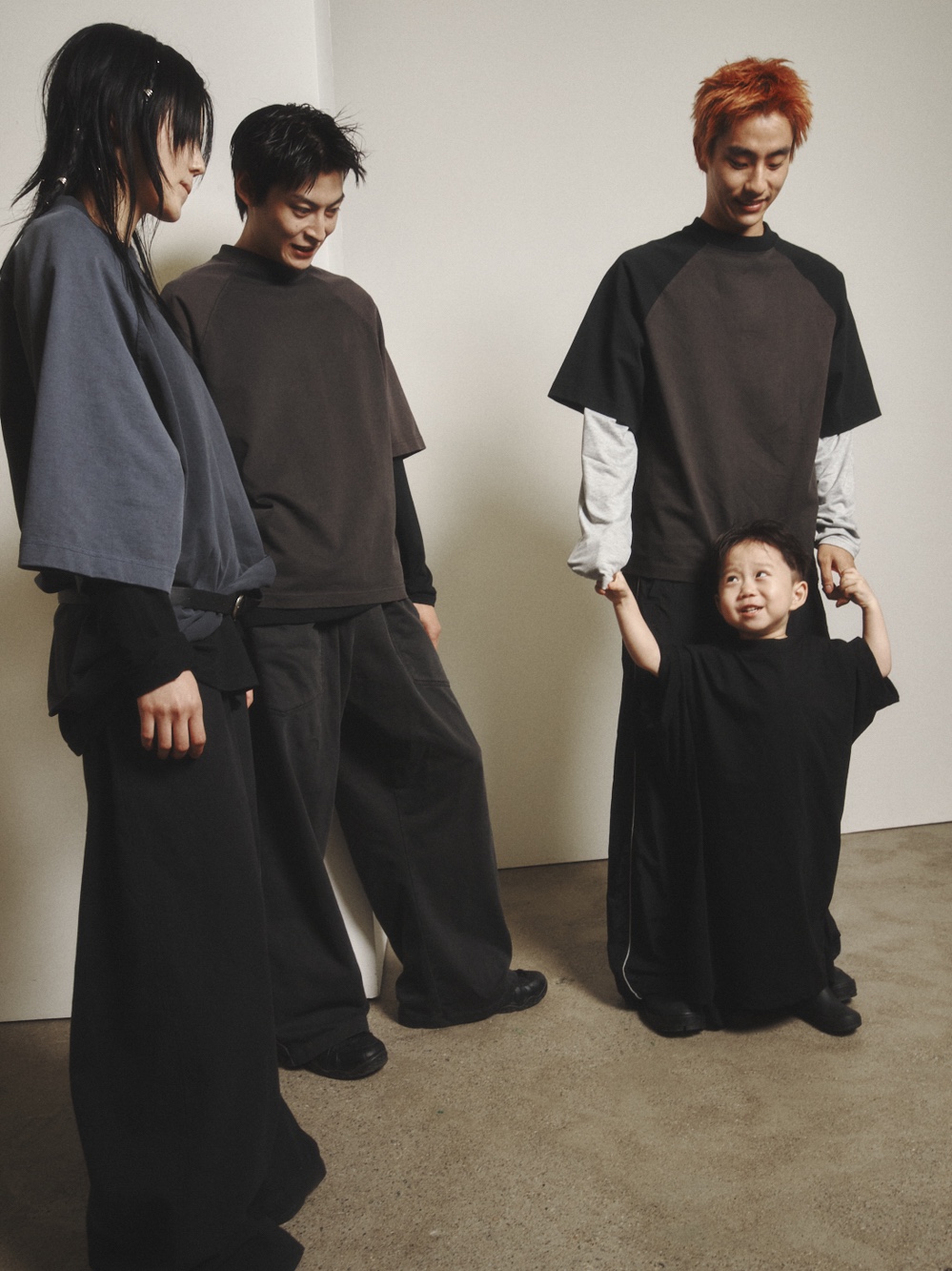 Polyteru Human Index Human Jumbo 1/2 T-Shirt Gray, Polyteru Human Index Index Track Pants Black/White 착용 스타일 - 2
