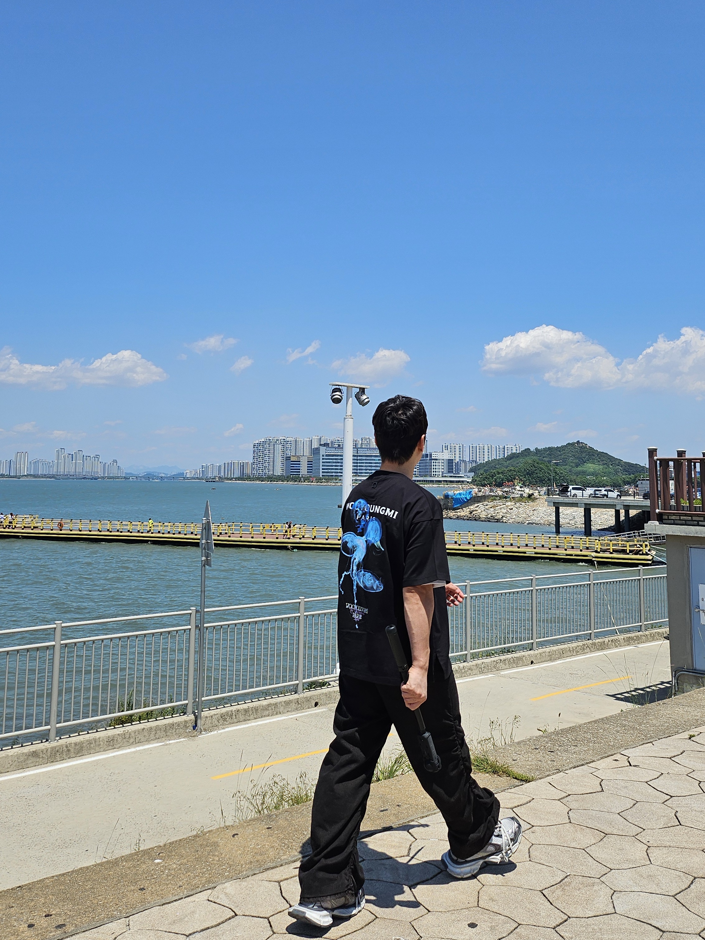 Wooyoungmi Luminous Jellyfish Back Logo T-Shirt Black - 24SS, Balenciaga 3XL Sneakers Grey White Red 착용 스타일 - 1