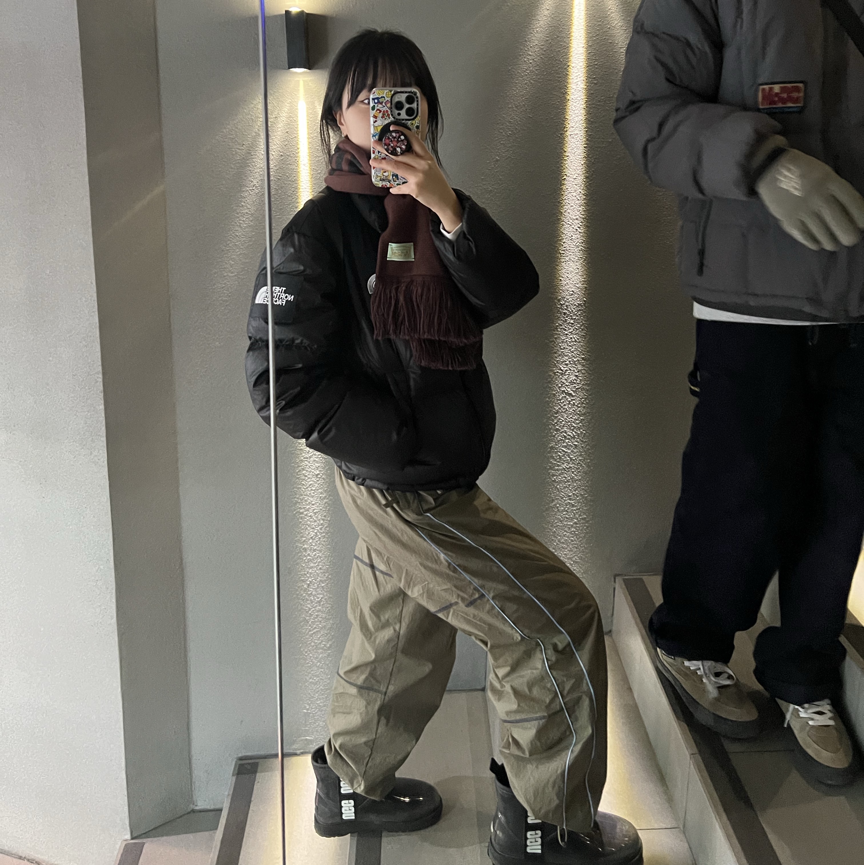 (W) UGG Classic Clear Mini Boots Black 착용 스타일