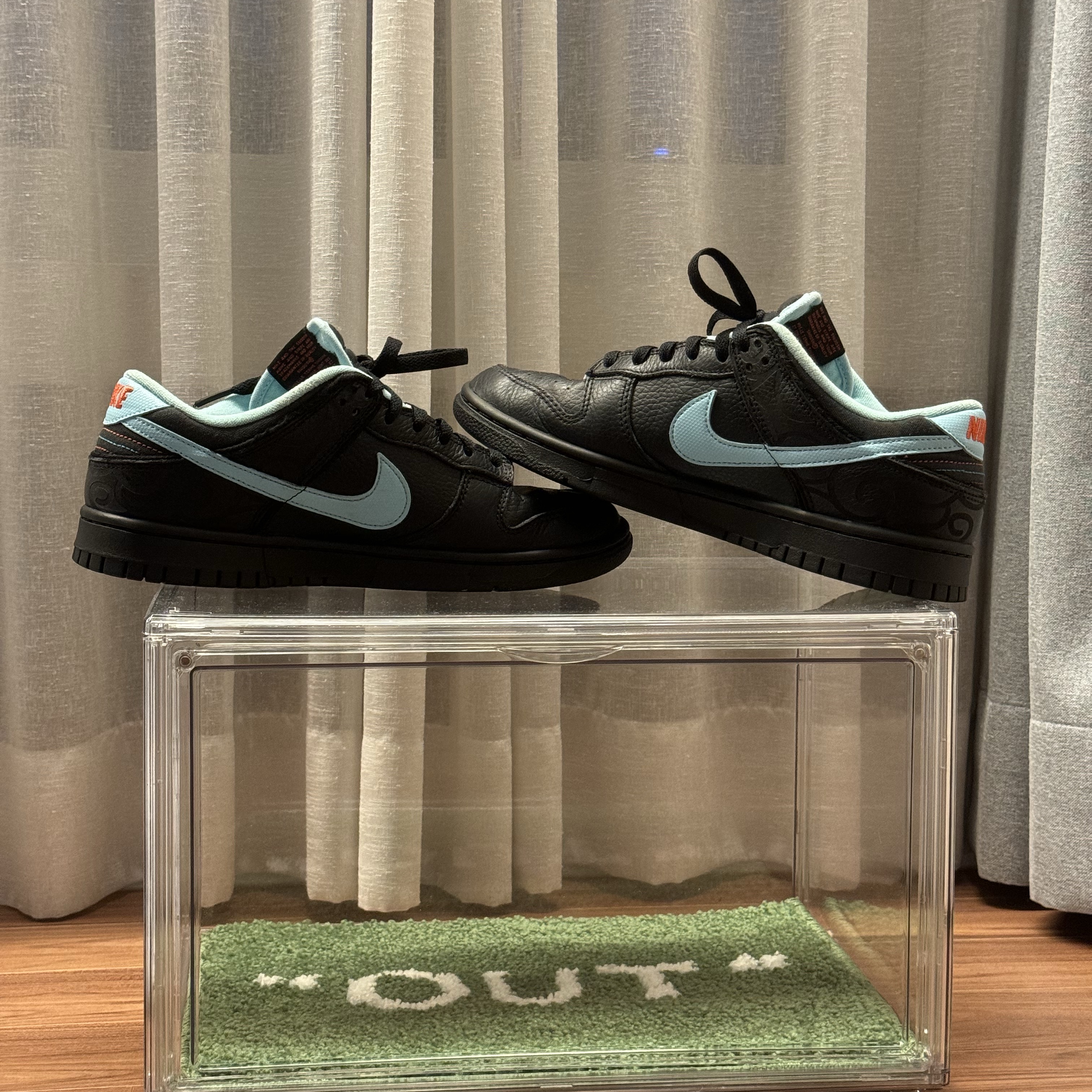 Nike x Tiffany & Co. Air Force 1 Low SP 1837, Nike Dunk Low Retro SE Barber Shop Black 착용 스타일 - 3