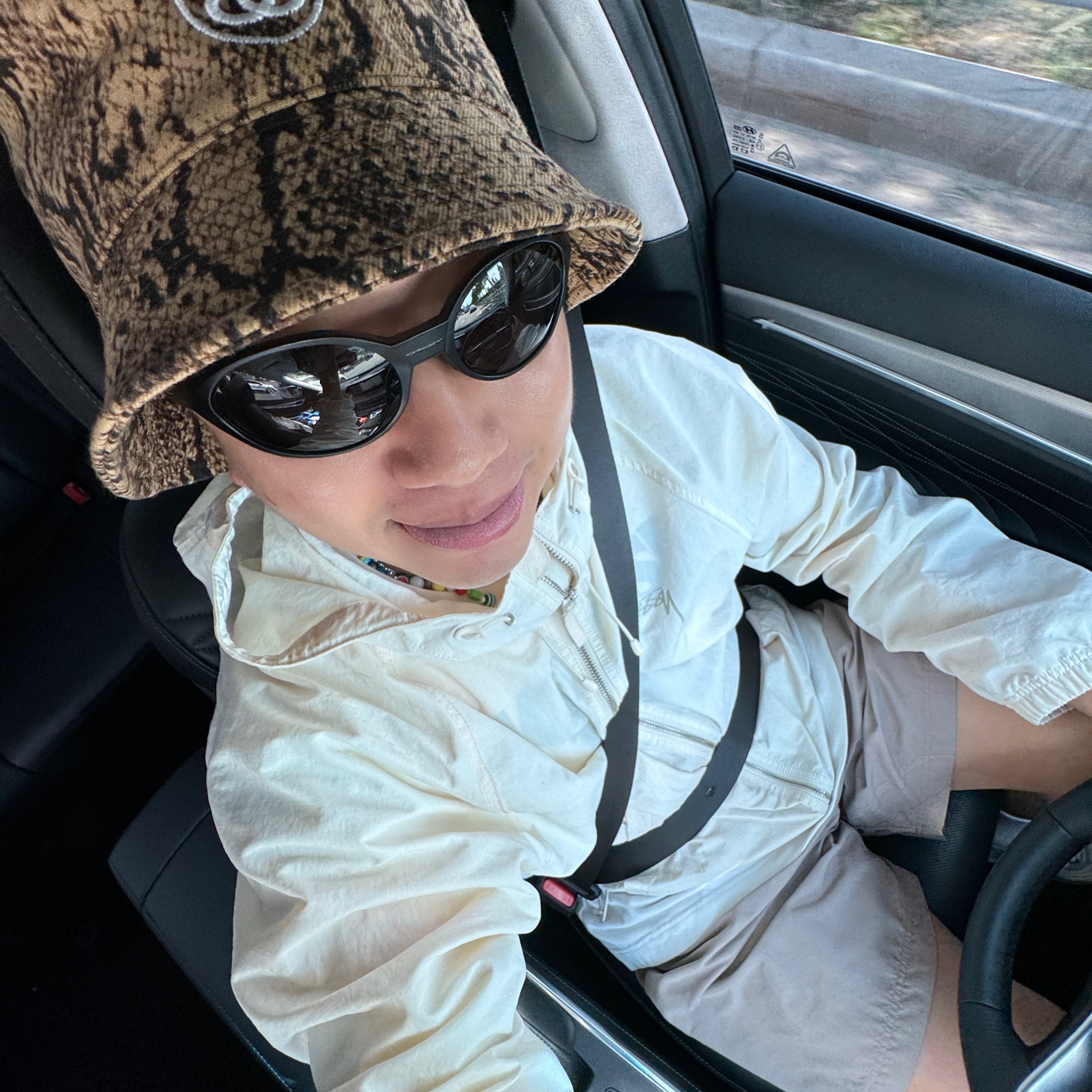 Oakley Eye Jacket Redux Matte Black Frame Prizm Grey Lenses High Bridge Fit, Stussy Stock Lock Deep Bucket Hat Brown 착용 스타일 - 1