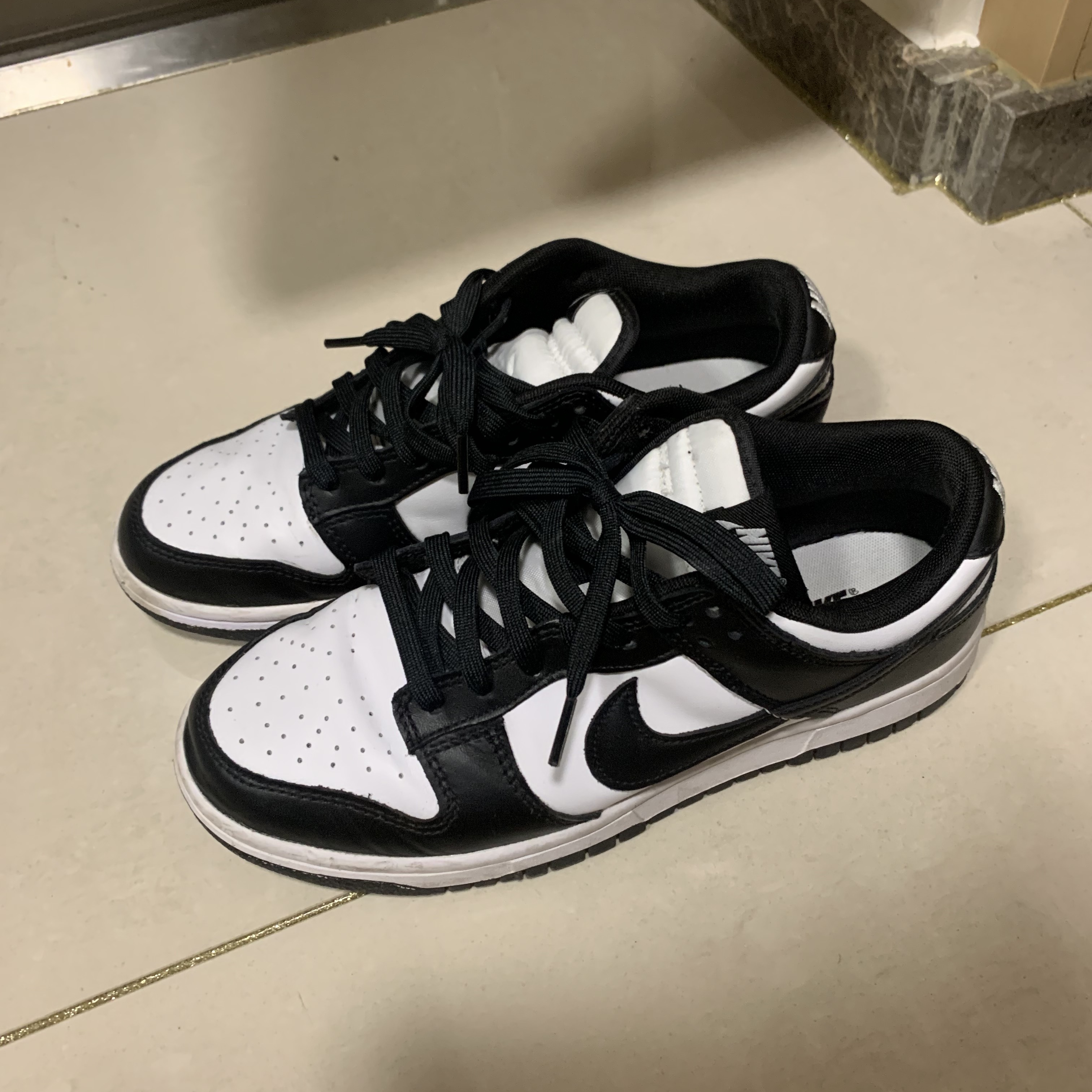 Nike Dunk Low Retro Black 착용 스타일