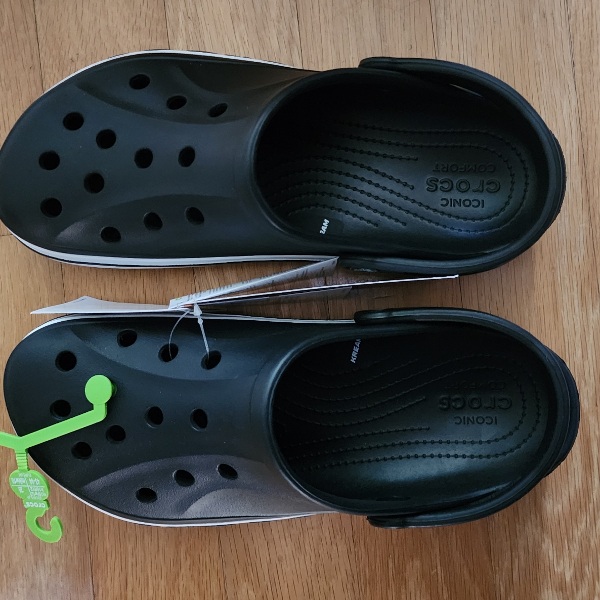 Crocs Bayaband Clog Black White 착용 스타일