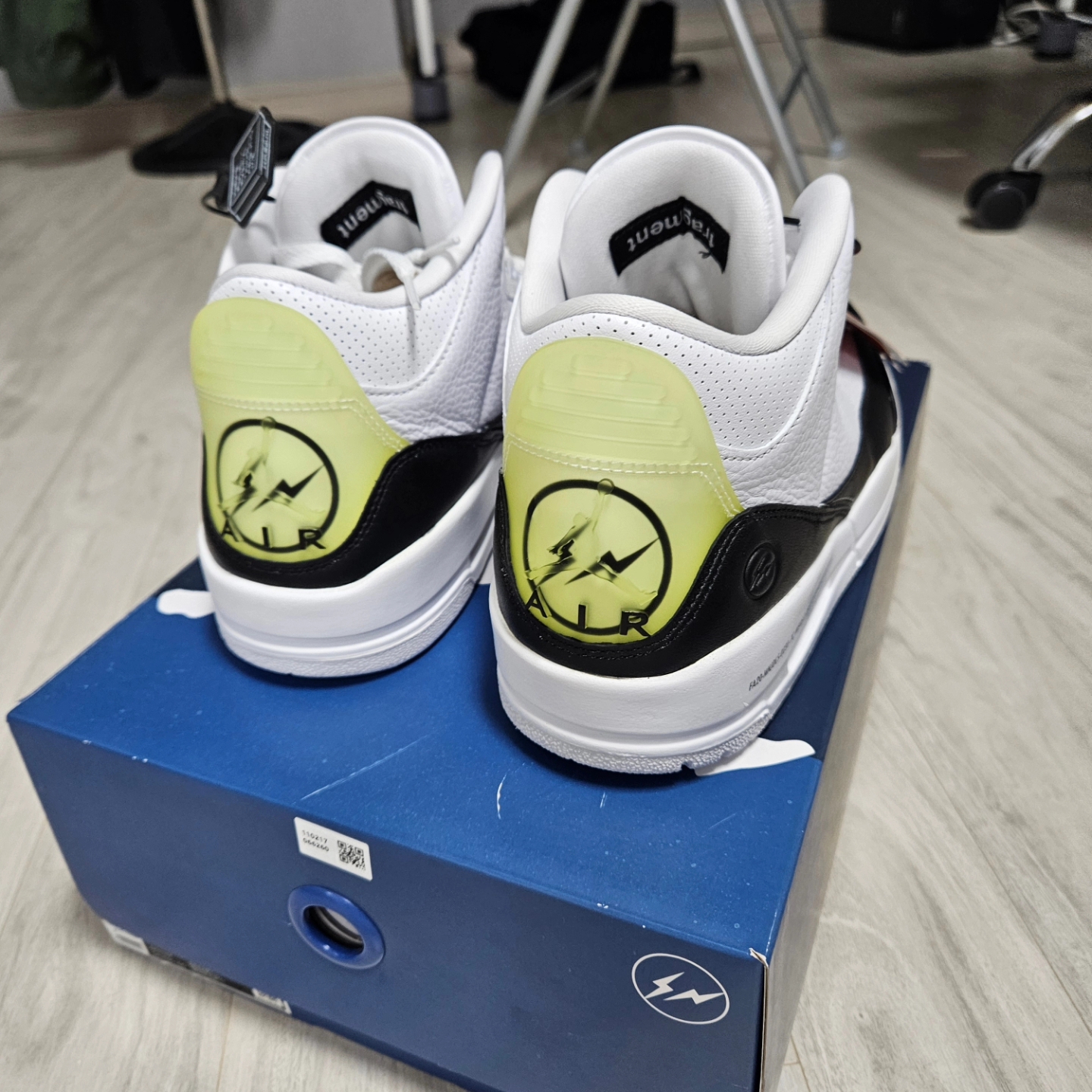 Jordan 3 x Fragment Retro SP White Black 착용 스타일 - 3