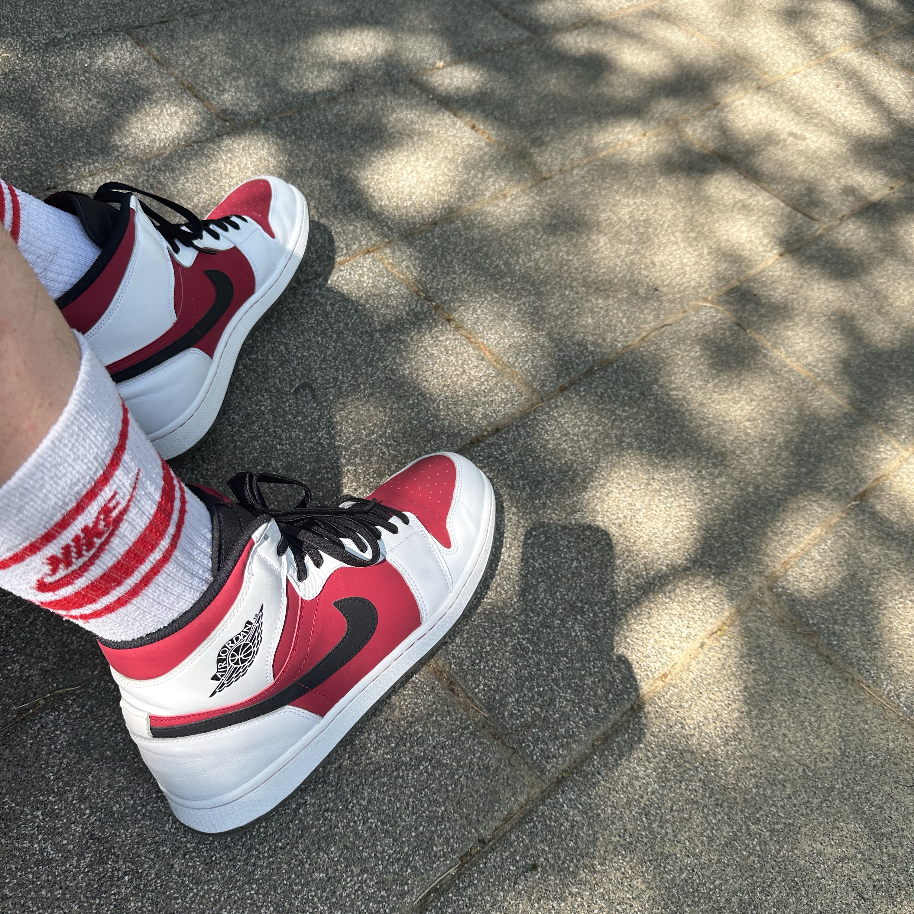 Jordan 1 Retro Carmine 2014 착용 스타일 - 3