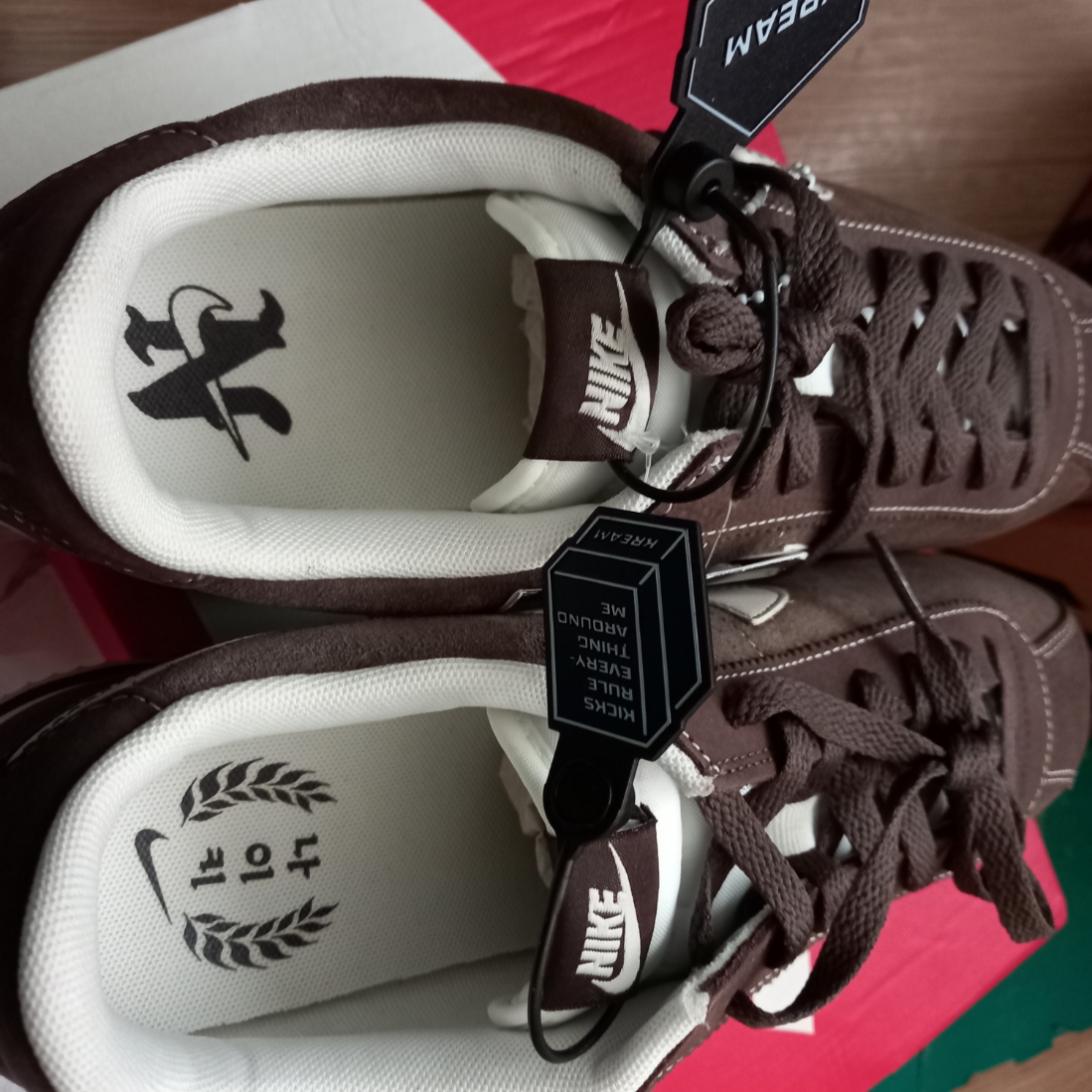 Nike Cortez SE Hangul Day Baroque Brown Sail 착용 스타일 - 2
