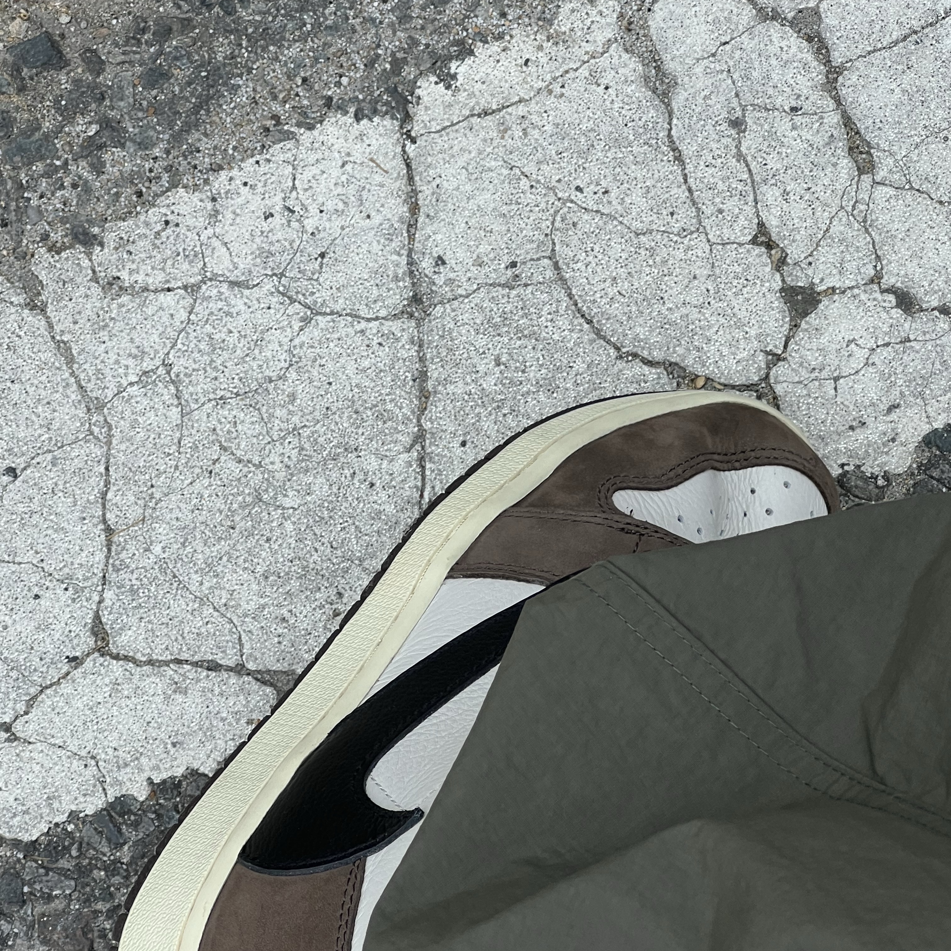 Jordan 1 x Travis Scott Retro High OG SP Mocha 착용 스타일