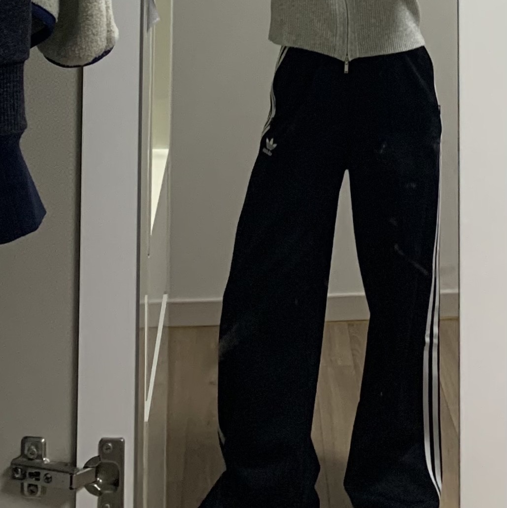 (W) Adidas Adicolor Classic Wide Leg Pants Black - KR Sizing 착용 스타일