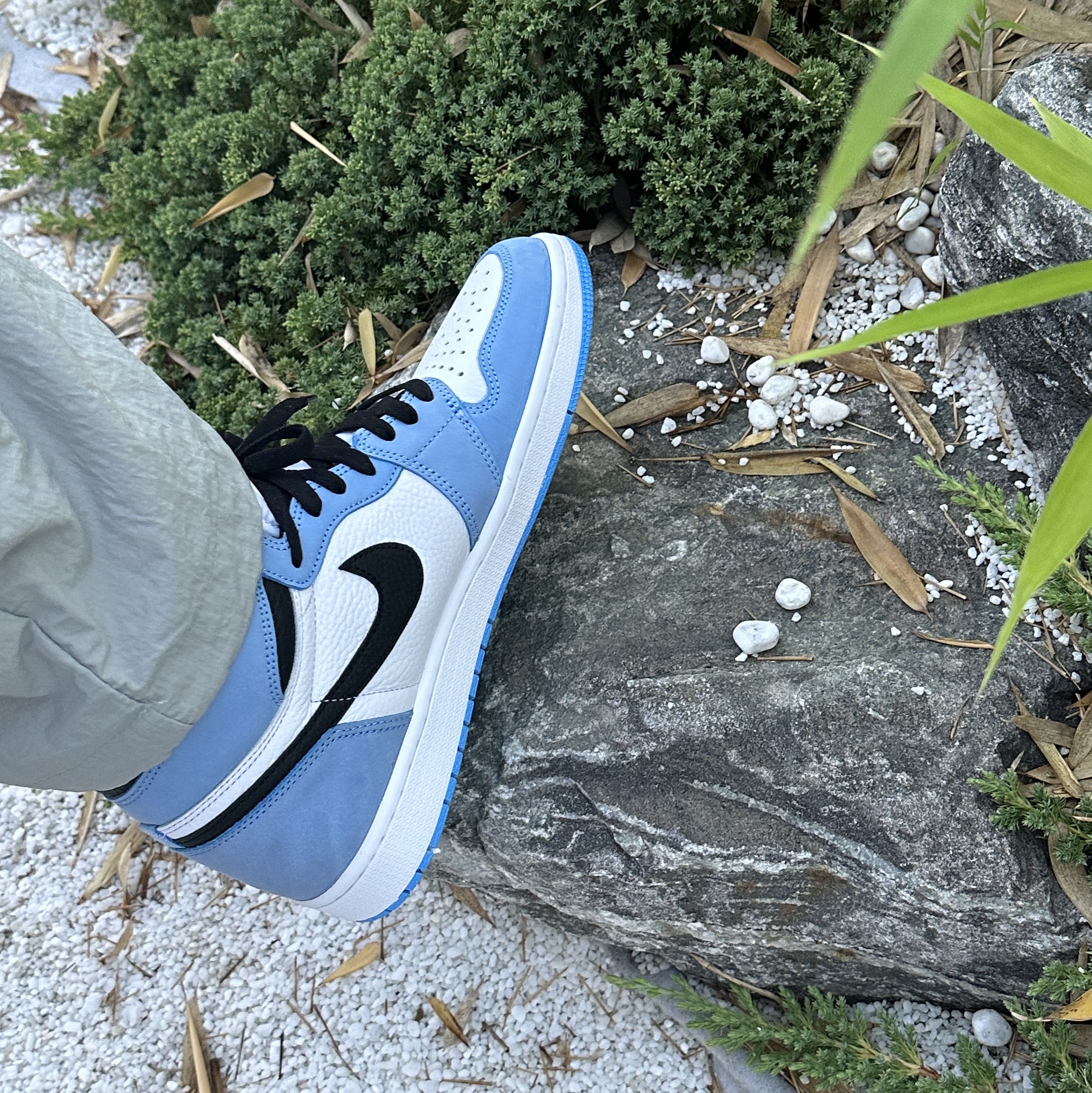 Jordan 1 Retro High OG University Blue 착용 스타일 - 2