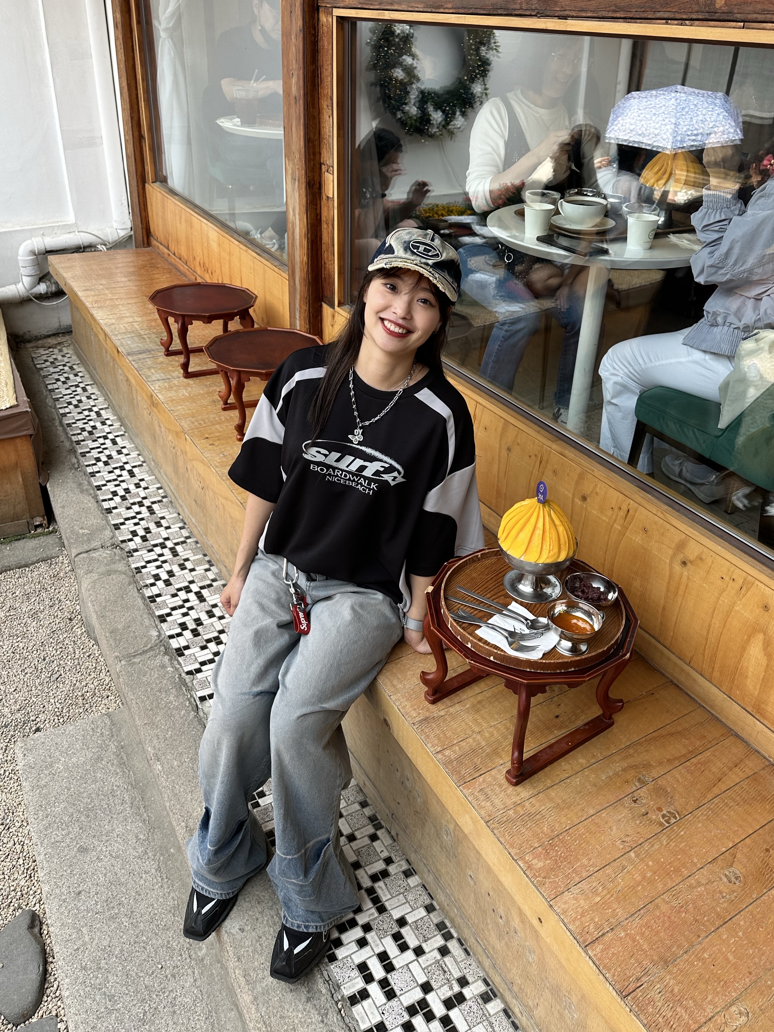 Diesel C-Seymon Treated Denim Baseball Cap Blue White, Nike x Martine Rose Shox MR4 Black 착용 스타일 - 6