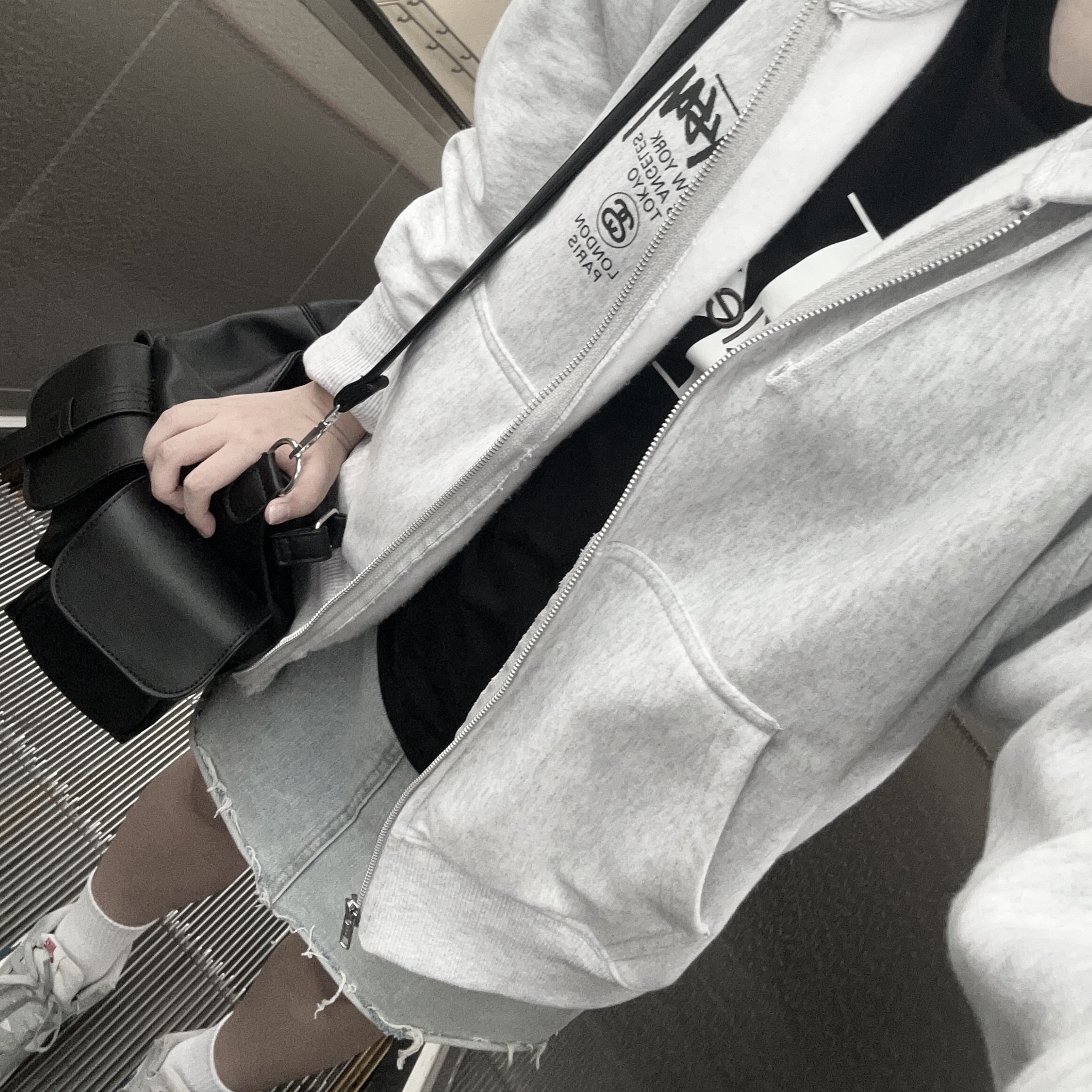 Stussy World Tour Zip Hoodie Ash Heather 2023, (GS) Nike Court Borough Low 2 Light Smoke Grey 착용 스타일