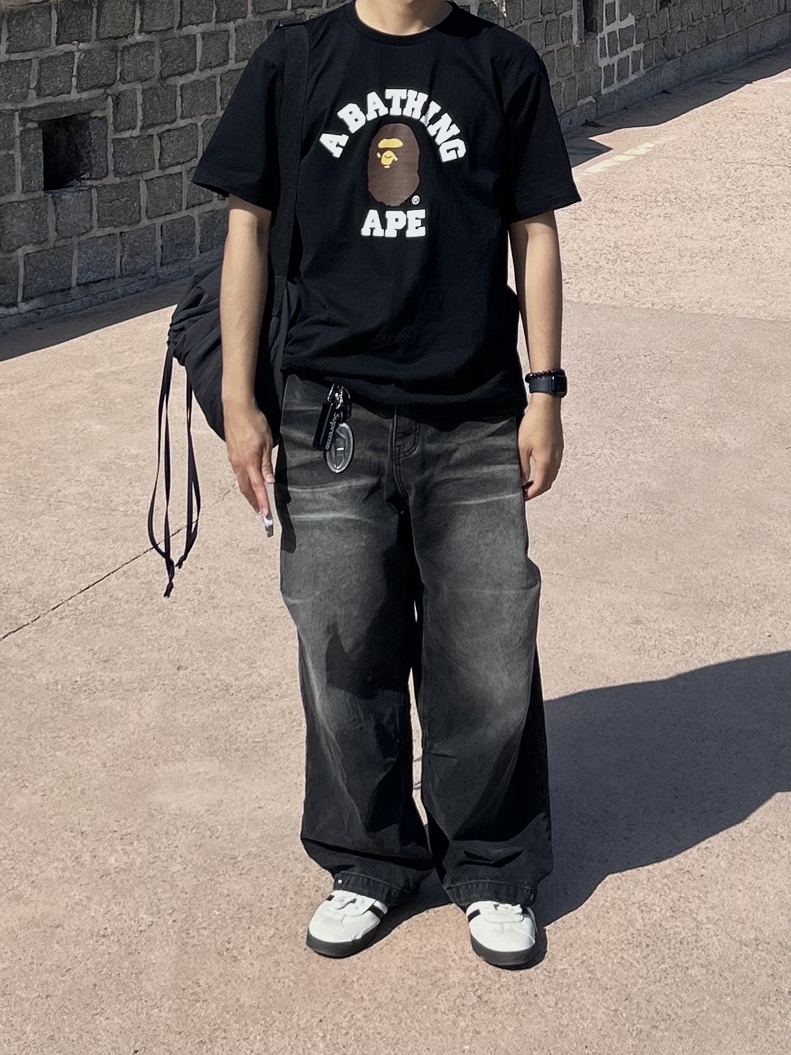 BAPE College T-Shirt Black, Adidas Gazelle Germany Off White Utility Black 착용 스타일 - 1