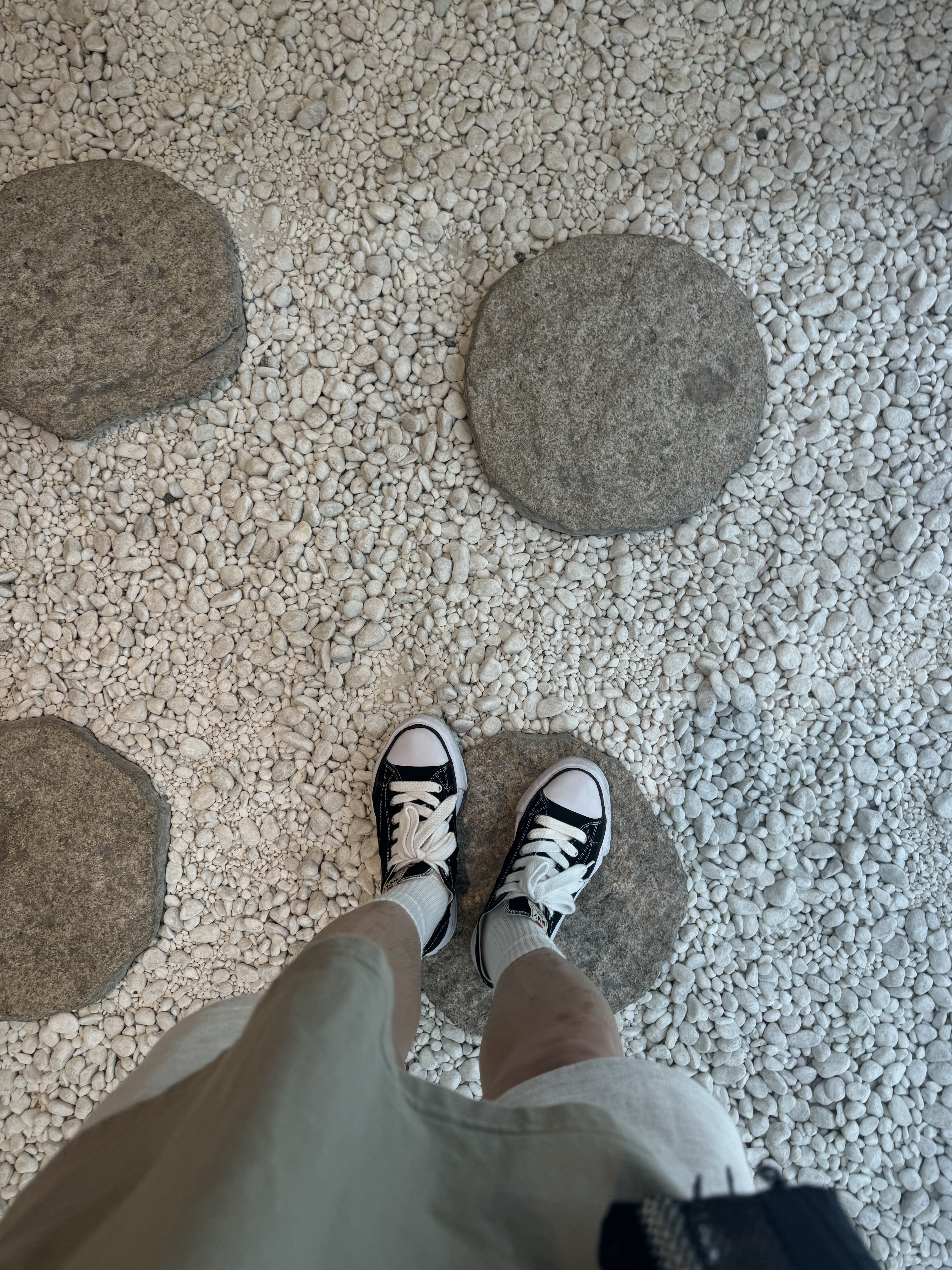 Maison Mihara Yasuhiro Peterson OG Sole Canvas Low Sneakers Black 착용 스타일 - 1
