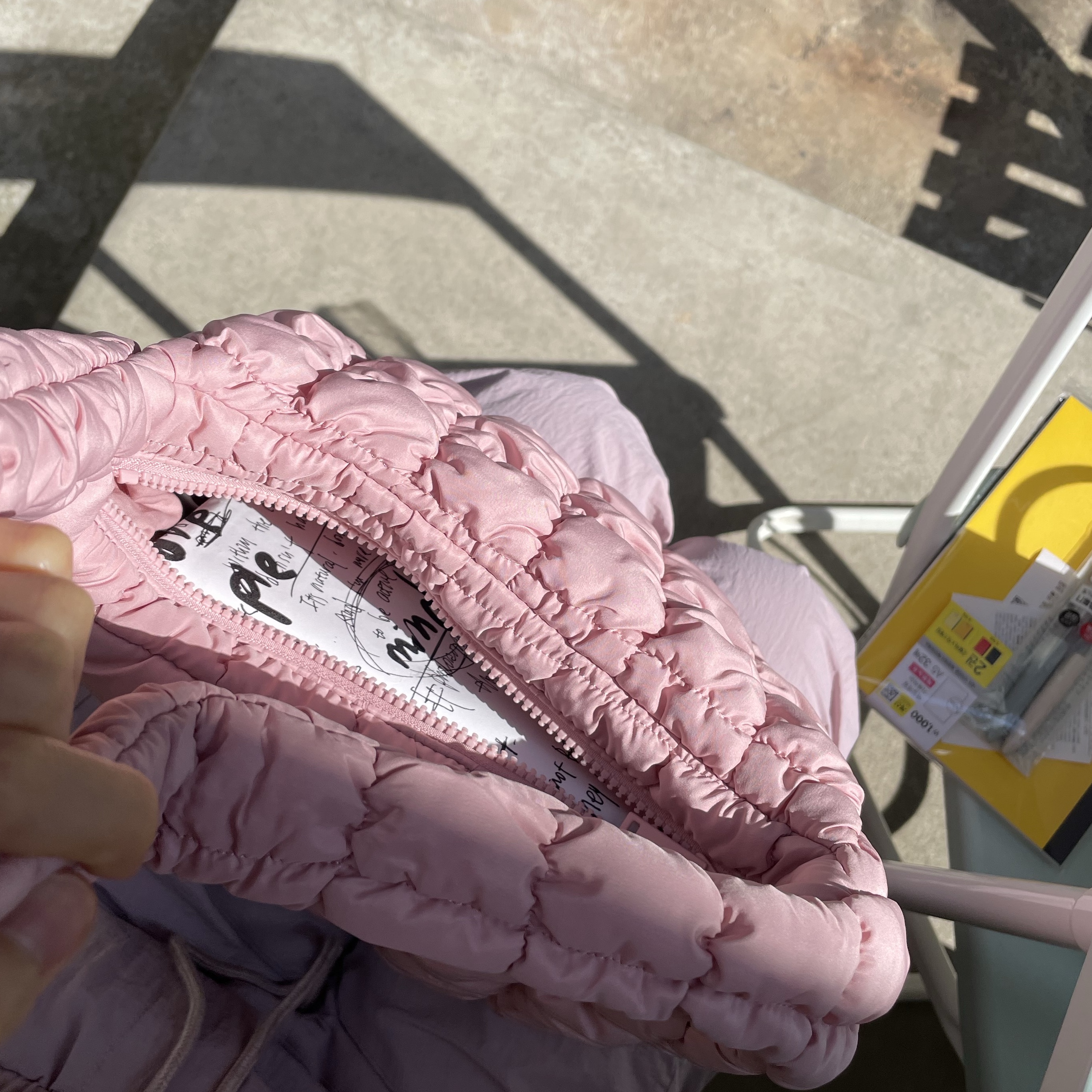 COS Quilted Mini Bag Pink 착용 스타일 - 4