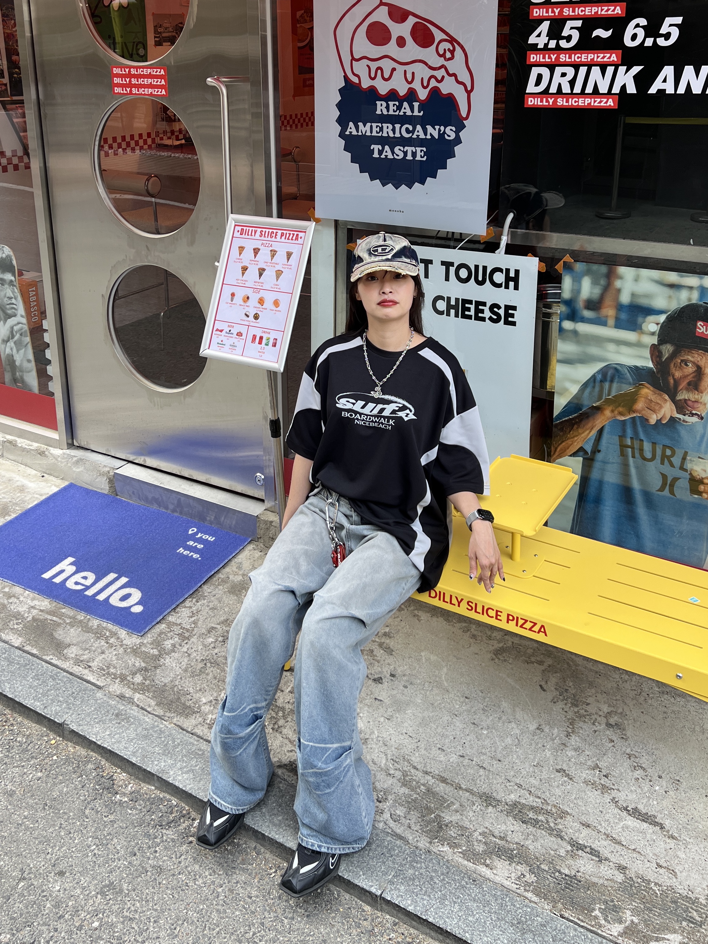Diesel C-Seymon Treated Denim Baseball Cap Blue White, Nike x Martine Rose Shox MR4 Black 착용 스타일 - 3