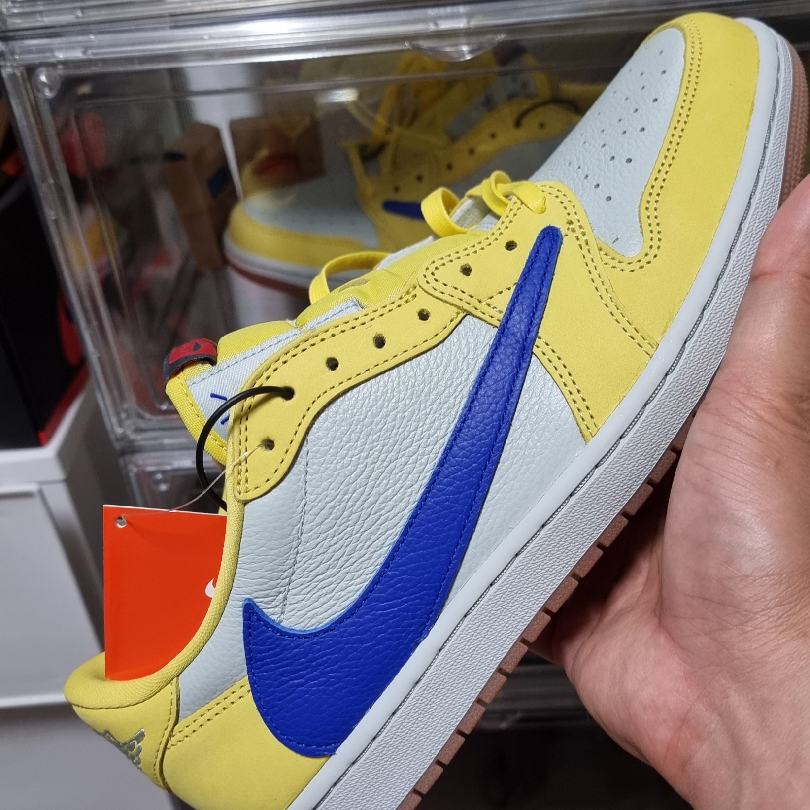 (W) Jordan 1 x Travis Scott Retro Low OG SP Canary 착용 스타일