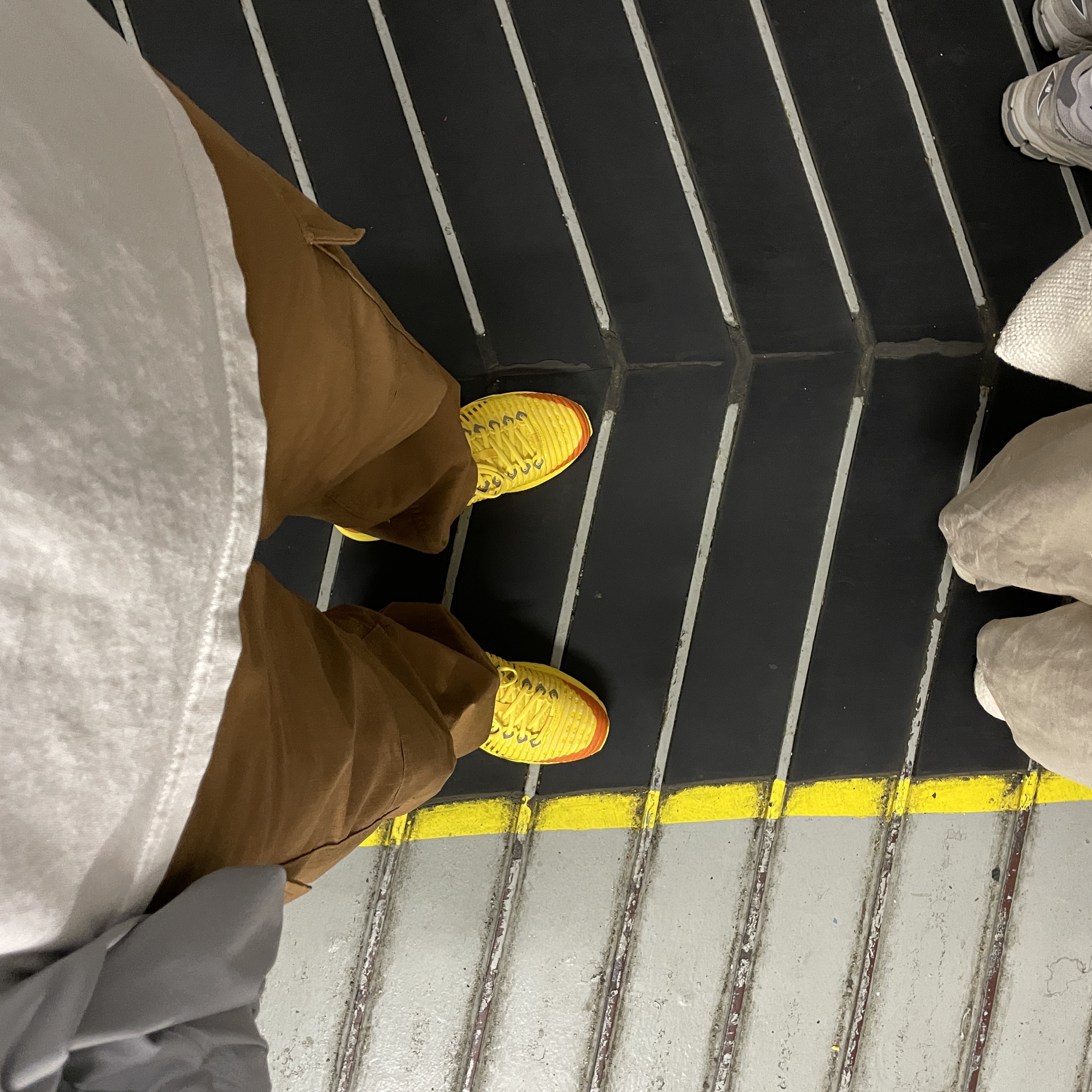 Asics x Kiko Kostadinov Gel-Delva 1 Yellow 착용 스타일 - 2
