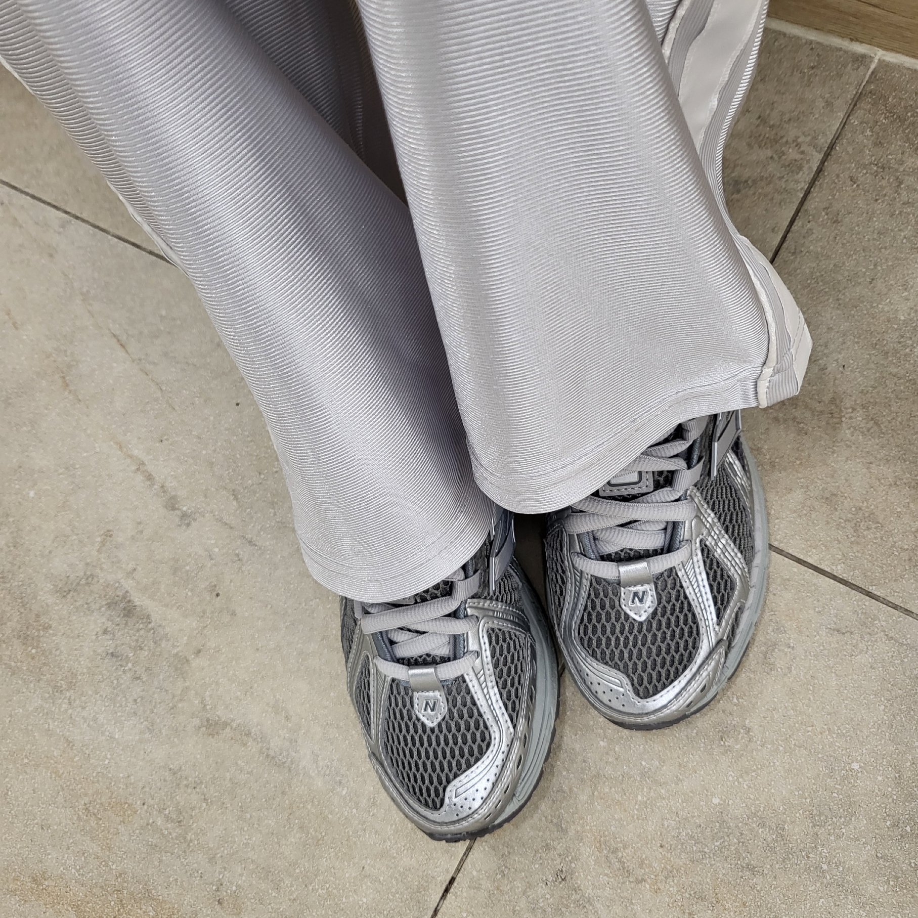 New Balance 1906R Harbor Grey Silver Metalic 착용 스타일