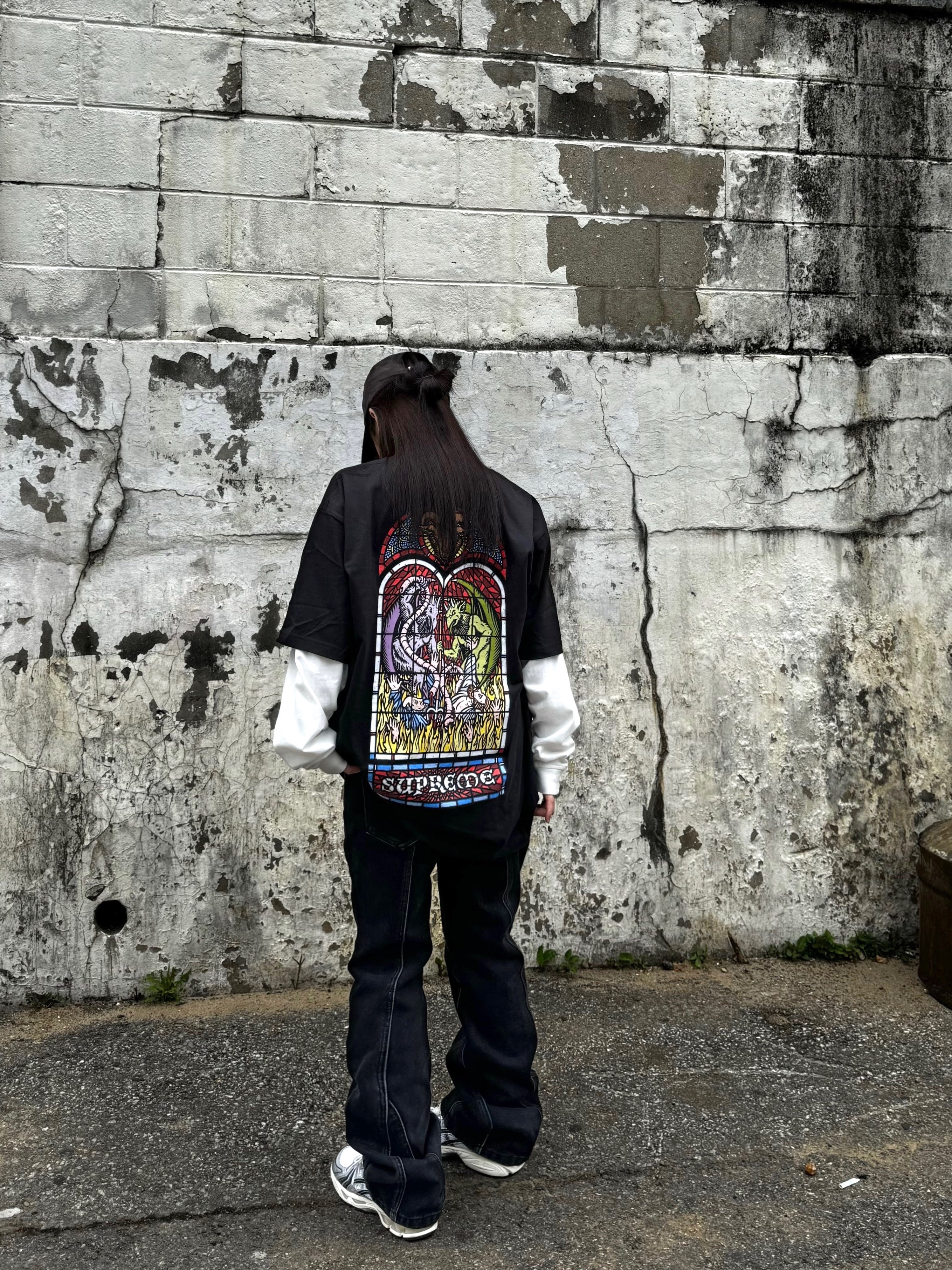 Supreme Worship T-Shirt Black - 23FW, Asics x JJJJound Gel-Kayano 14 Silver Black 착용 스타일 - 1