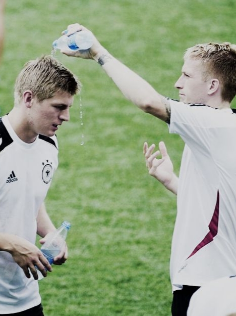 Adidas 11Pro Toni Kroos FG Cloud White Solar Blue 착용 스타일 - 3