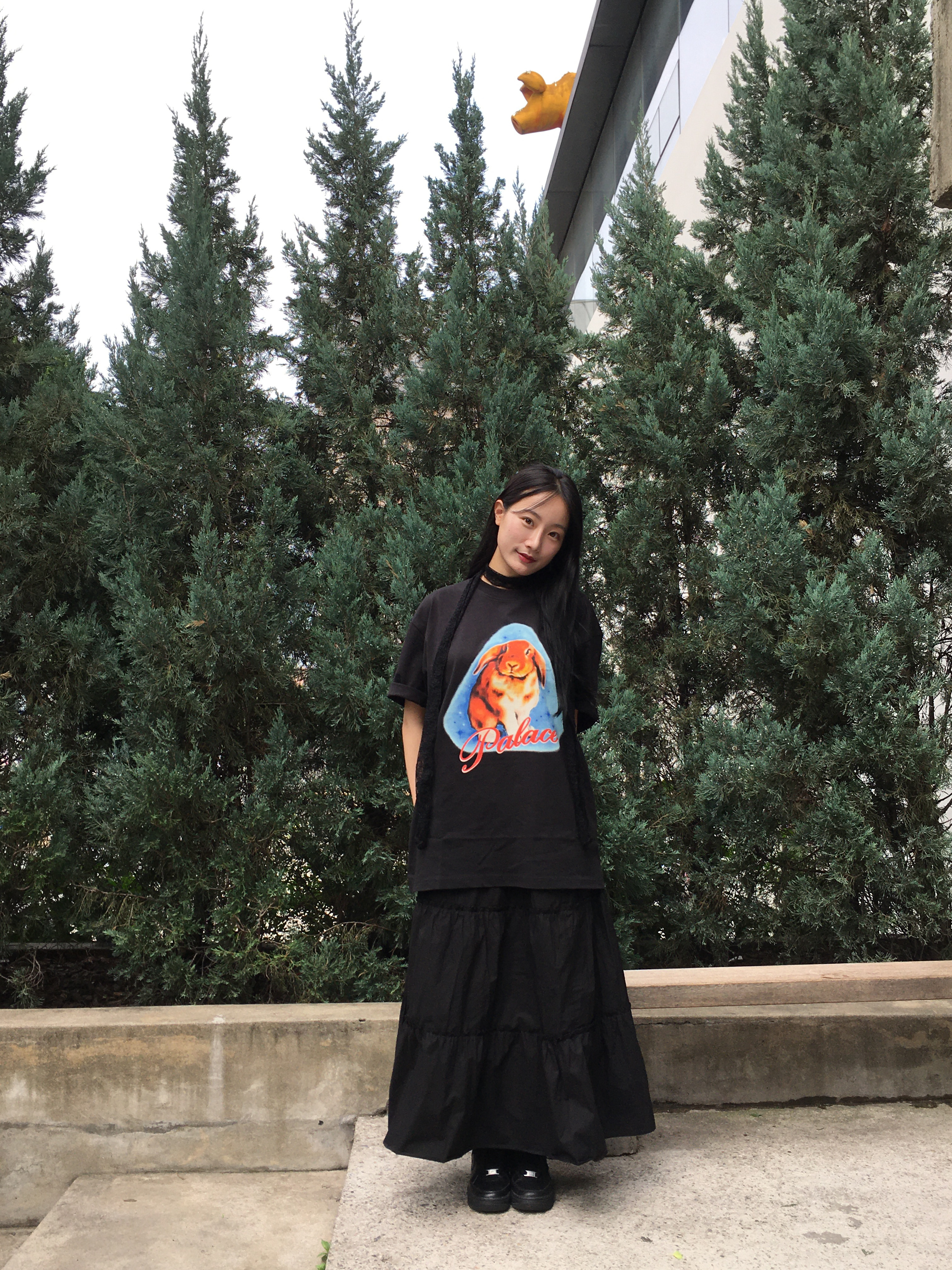 Palace Bunny T-Shirt Black - 24SS 착용 스타일 - 2