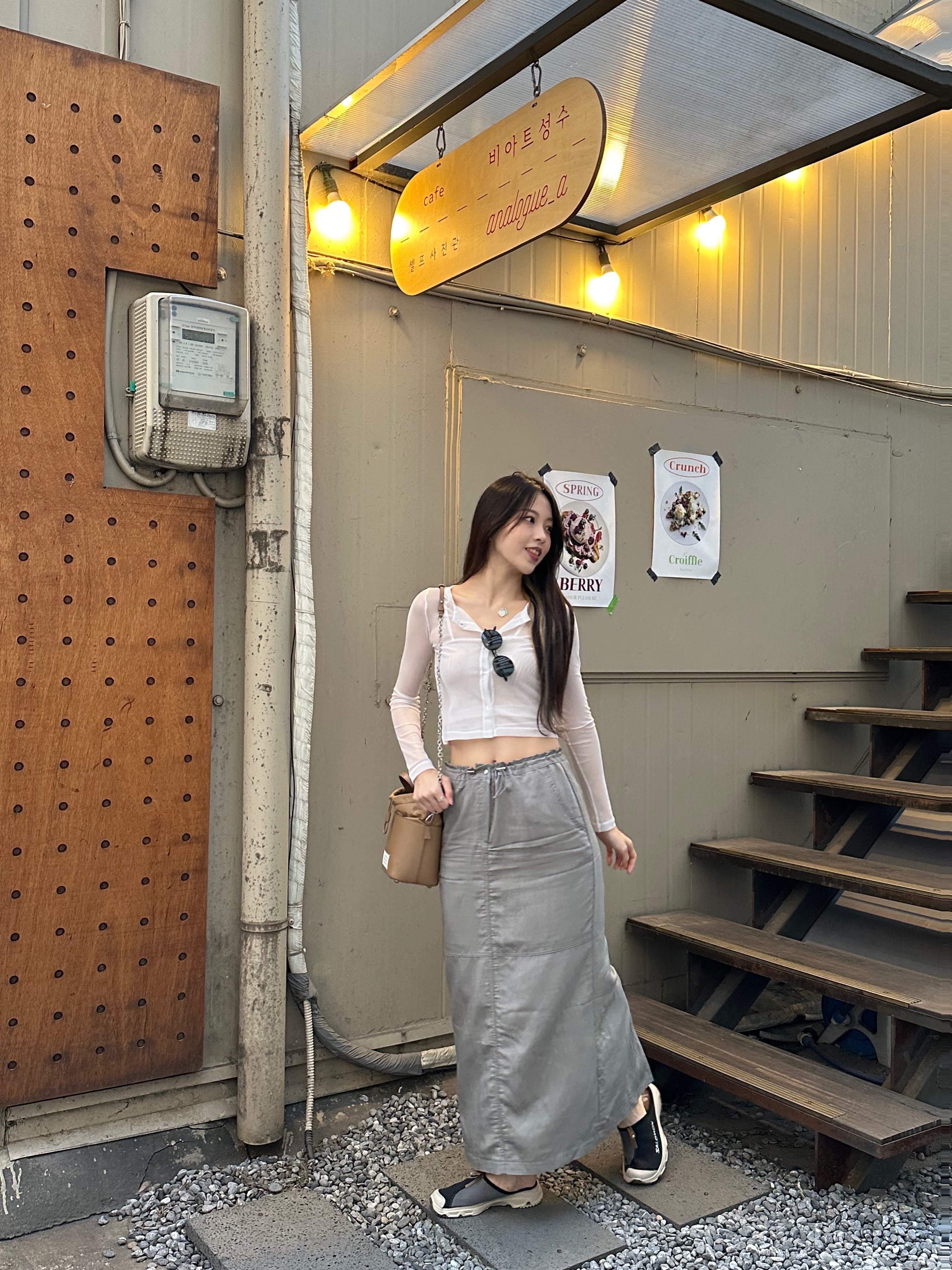 Maison Margiela 5AC Small Bucket Bag Camel, Salomon RX Slide 3.0 Black Plum Kitten 착용 스타일 - 3
