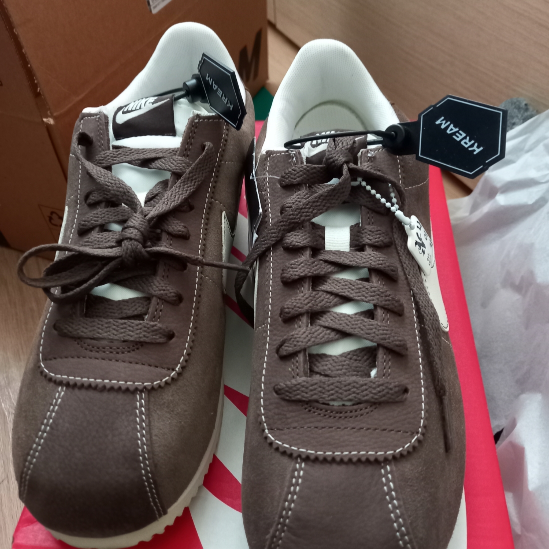 Nike Cortez SE Hangul Day Baroque Brown Sail 착용 스타일 - 1
