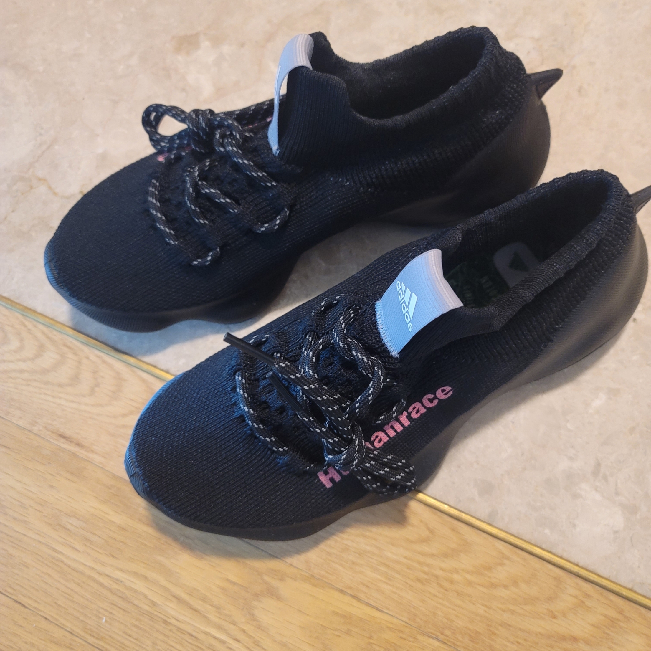 Adidas x Pharrell Williams Humanrace Sichona Black Pink 착용 스타일