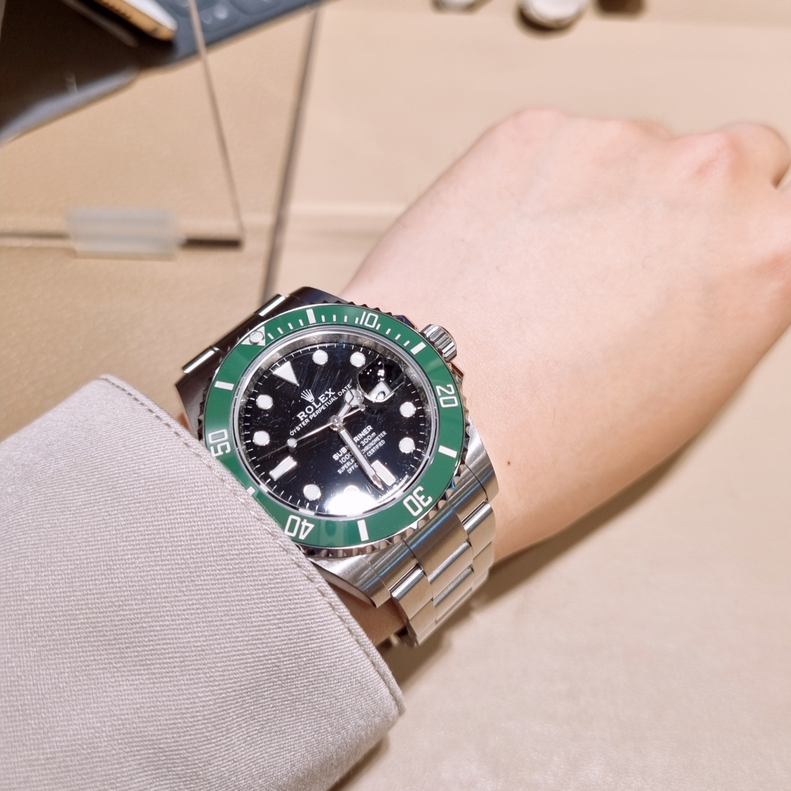 Rolex Submariner Date 41mm 126610LV Black Oyster 착용 스타일